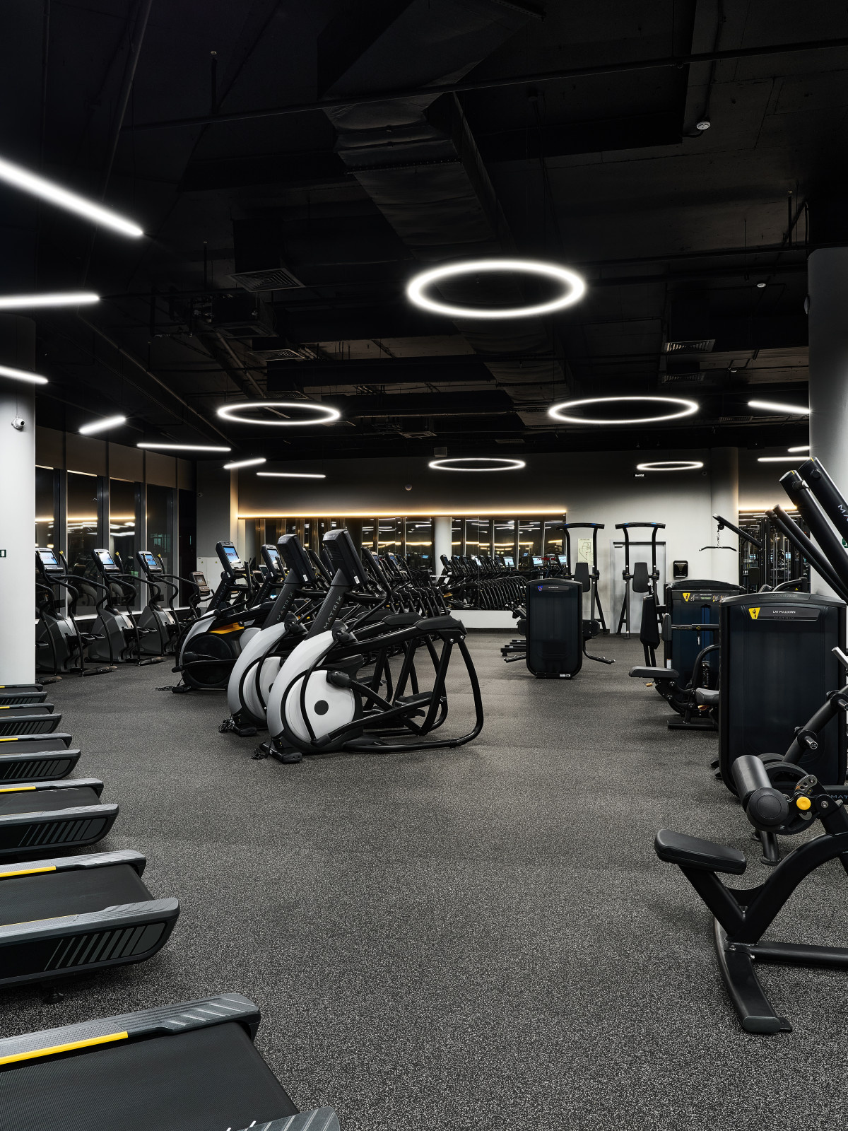 Фитнес-клуб Fitness 24. Санкт-Петербург