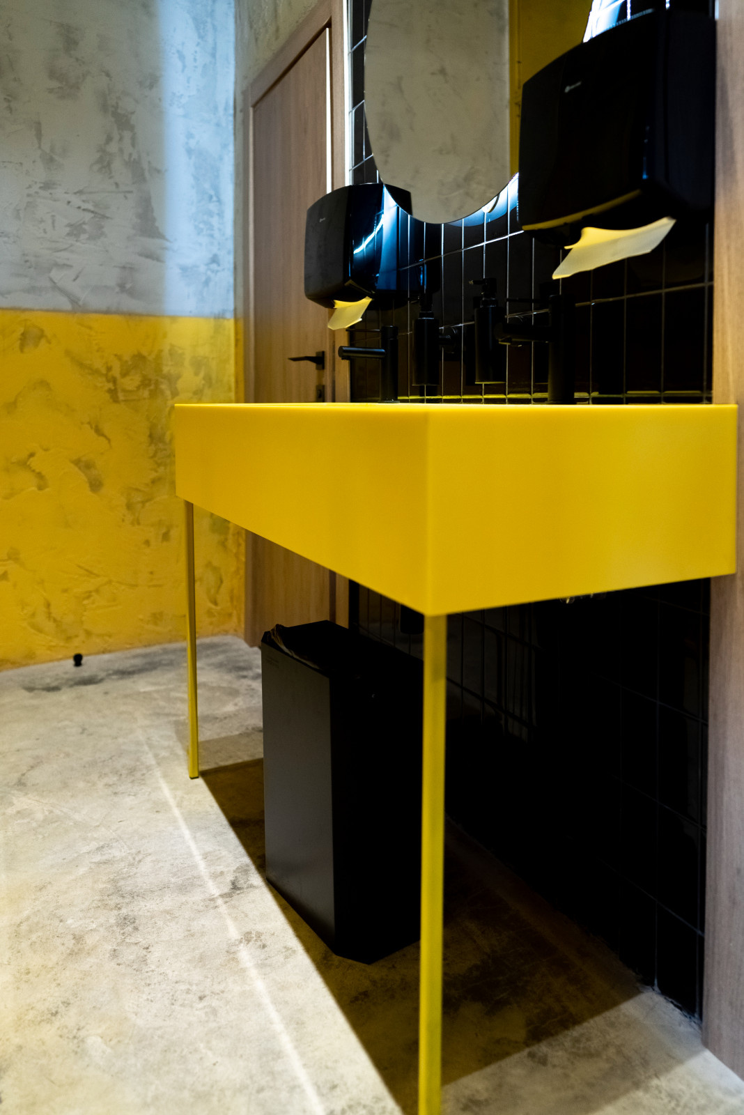 Раковина из искусственного камня