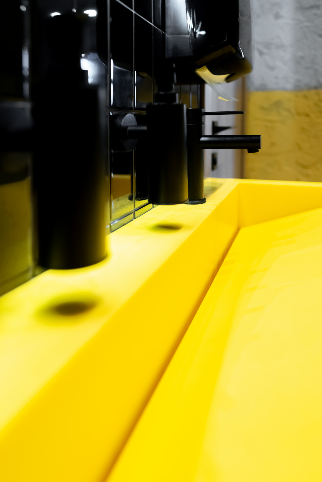 Раковина из искусственного камня