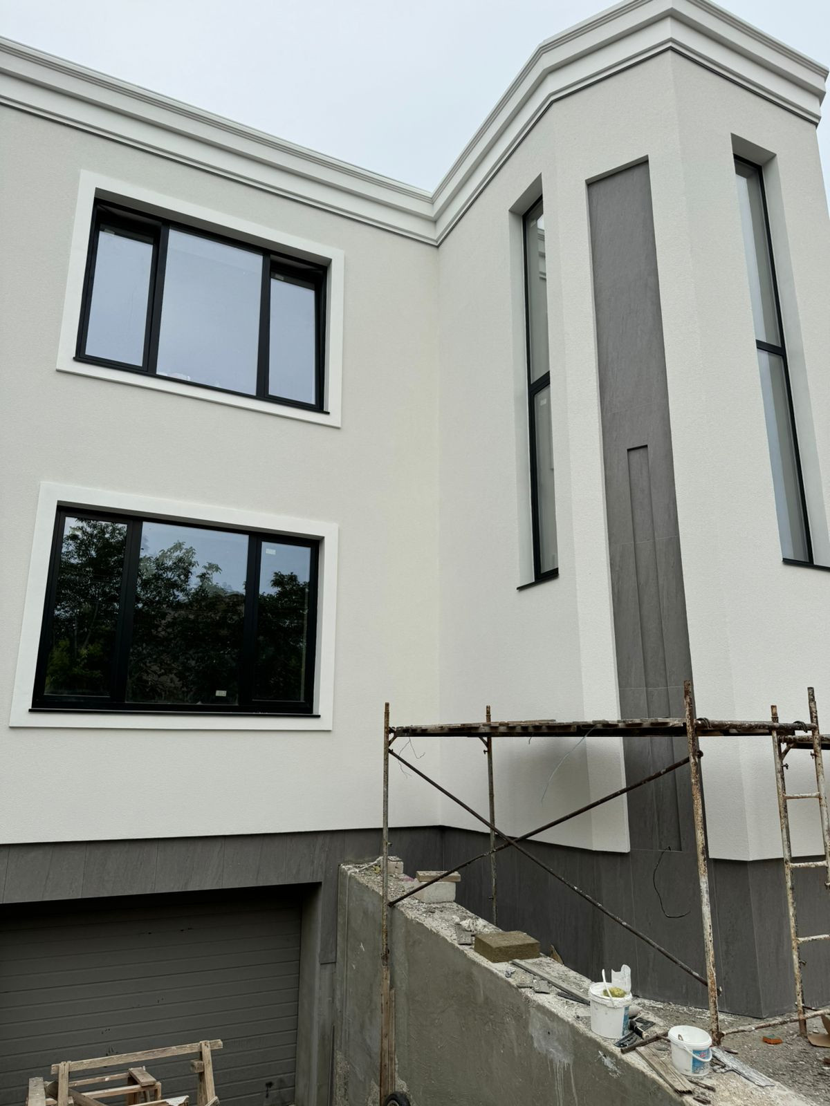 Минимализм, Евпатория