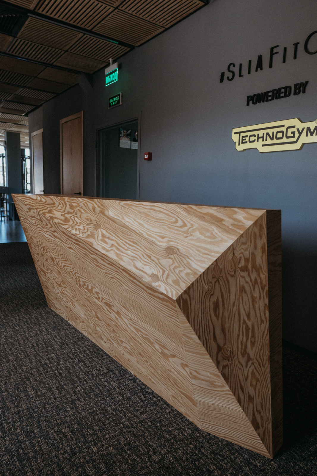 Стойка ресепшен