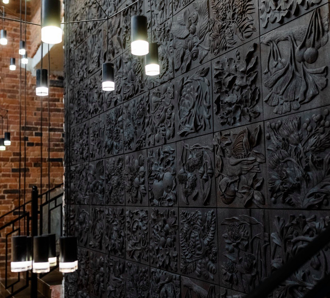 Керамическое панно "Райский сад" в Усадьбе Неклюдова