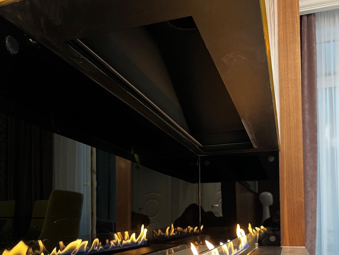 Автоматический биокамин Smart Fire A5 с вытяжным зонтом