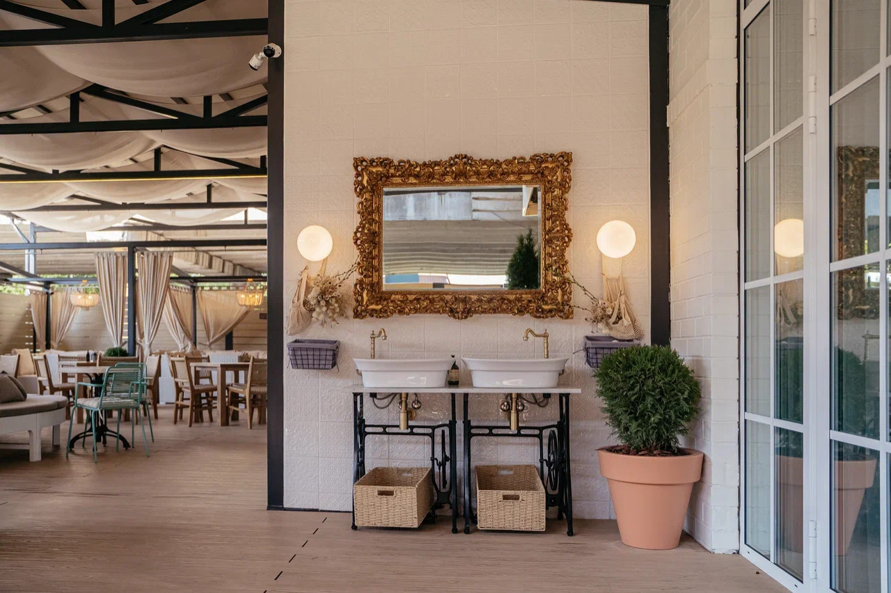 Веранда ресторана Tavola Perffeta