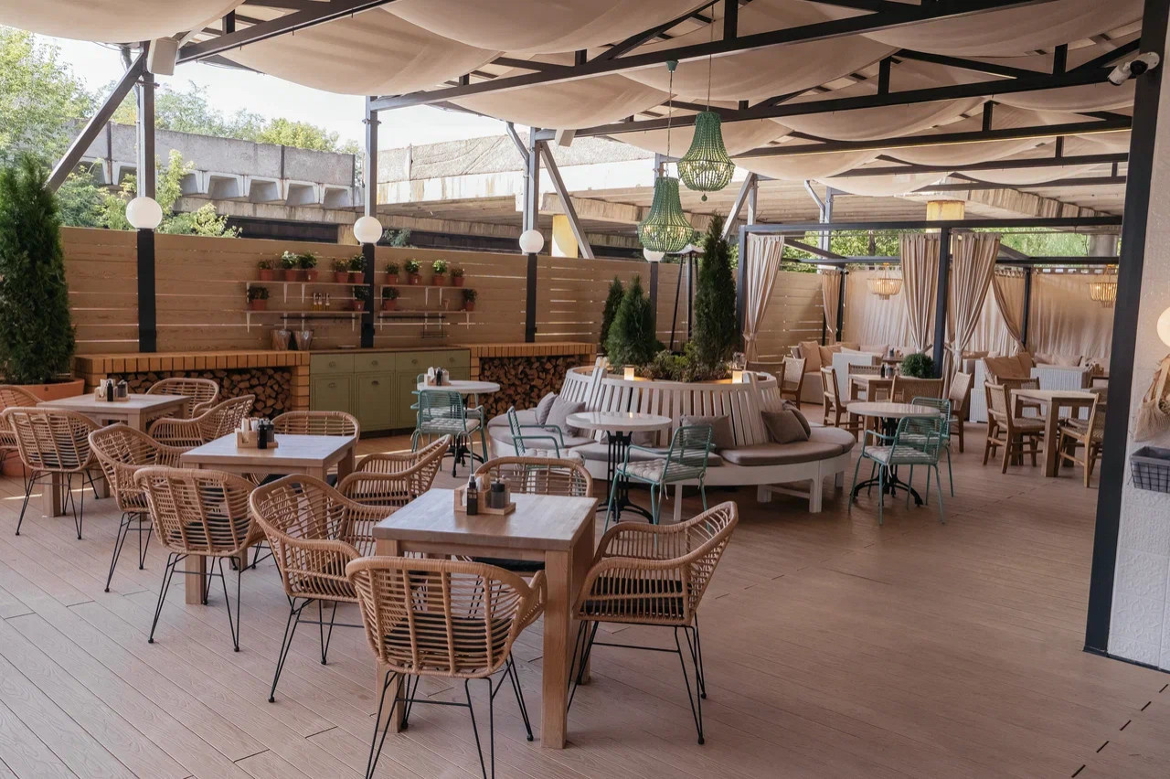 Веранда ресторана Tavola Perffeta