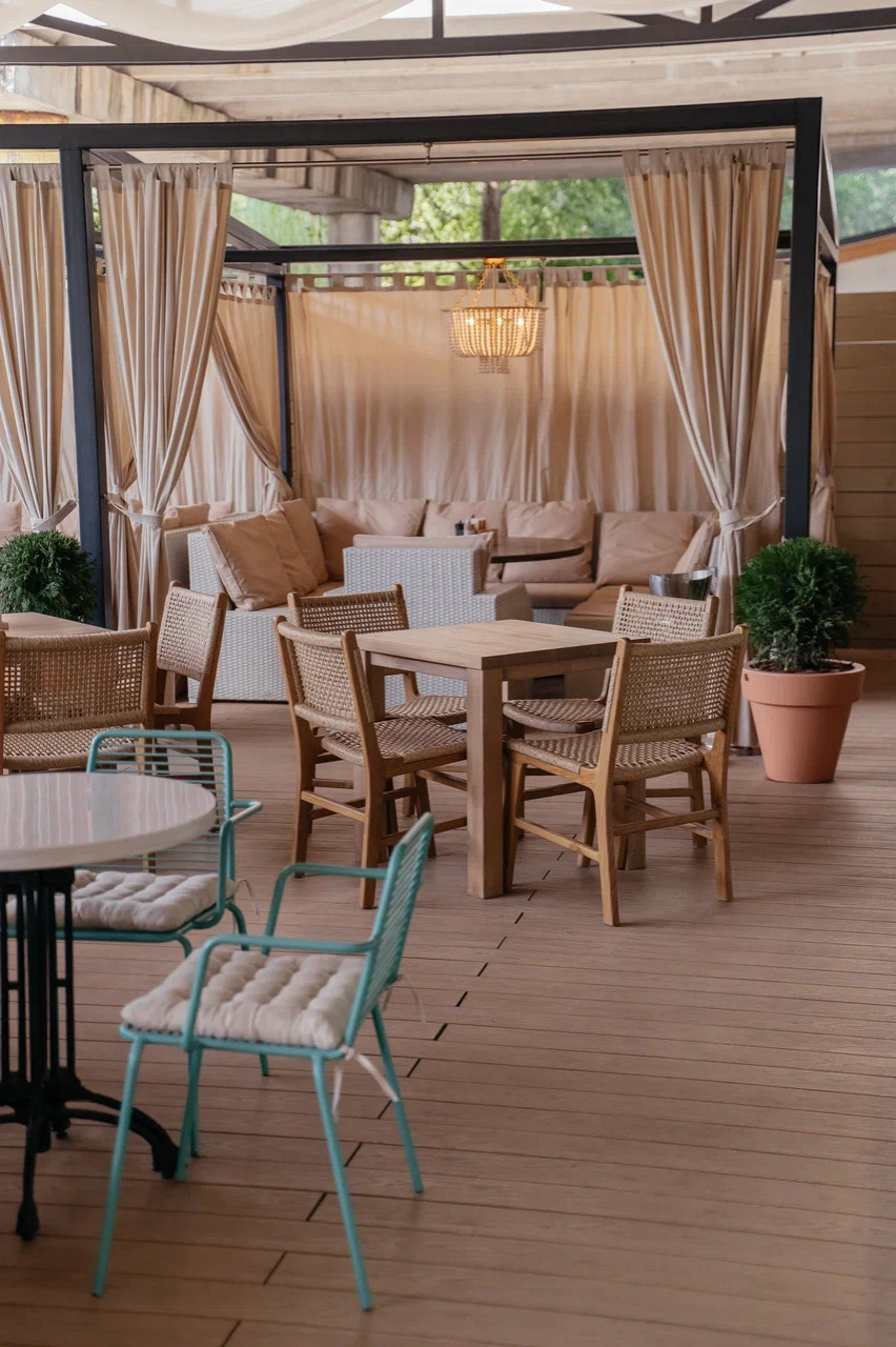 Веранда ресторана Tavola Perffeta