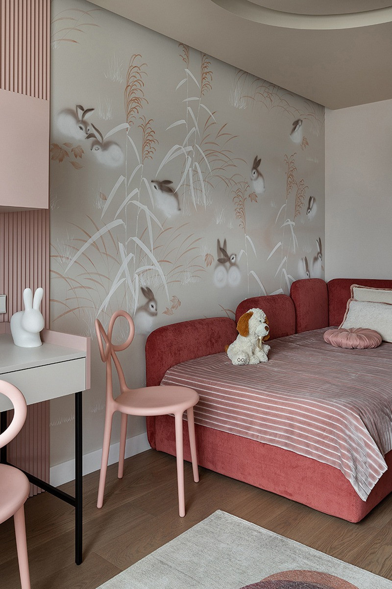 Современный интерьер с зелёными акцентами и паркетом Coswick