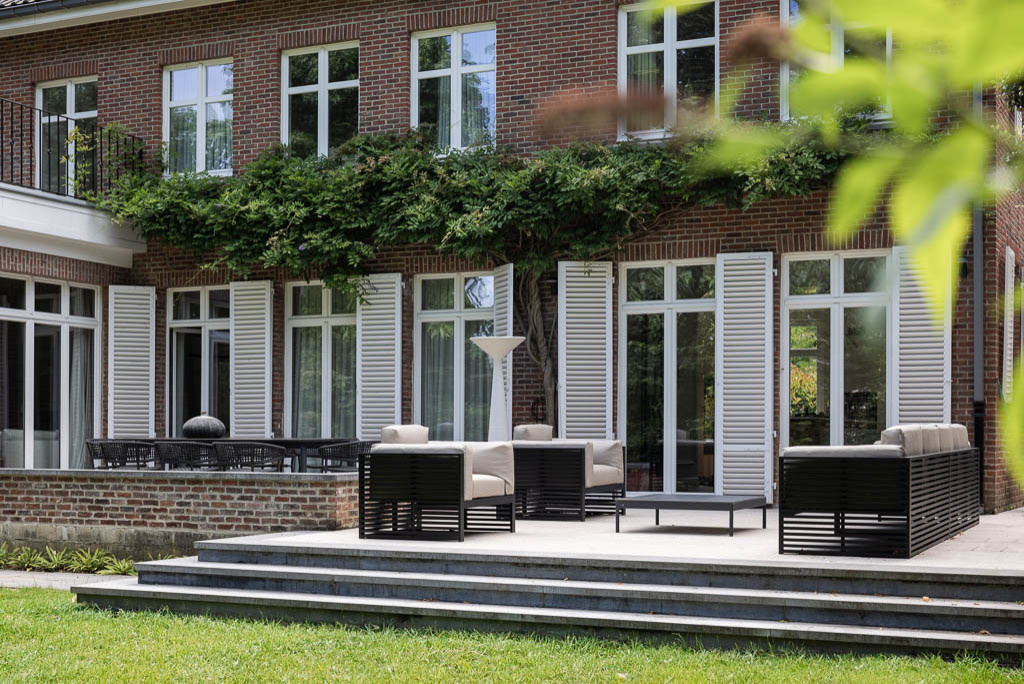 Villa Woluwe – Creating a Timeless Oasis: A Family Villa with a Southern French