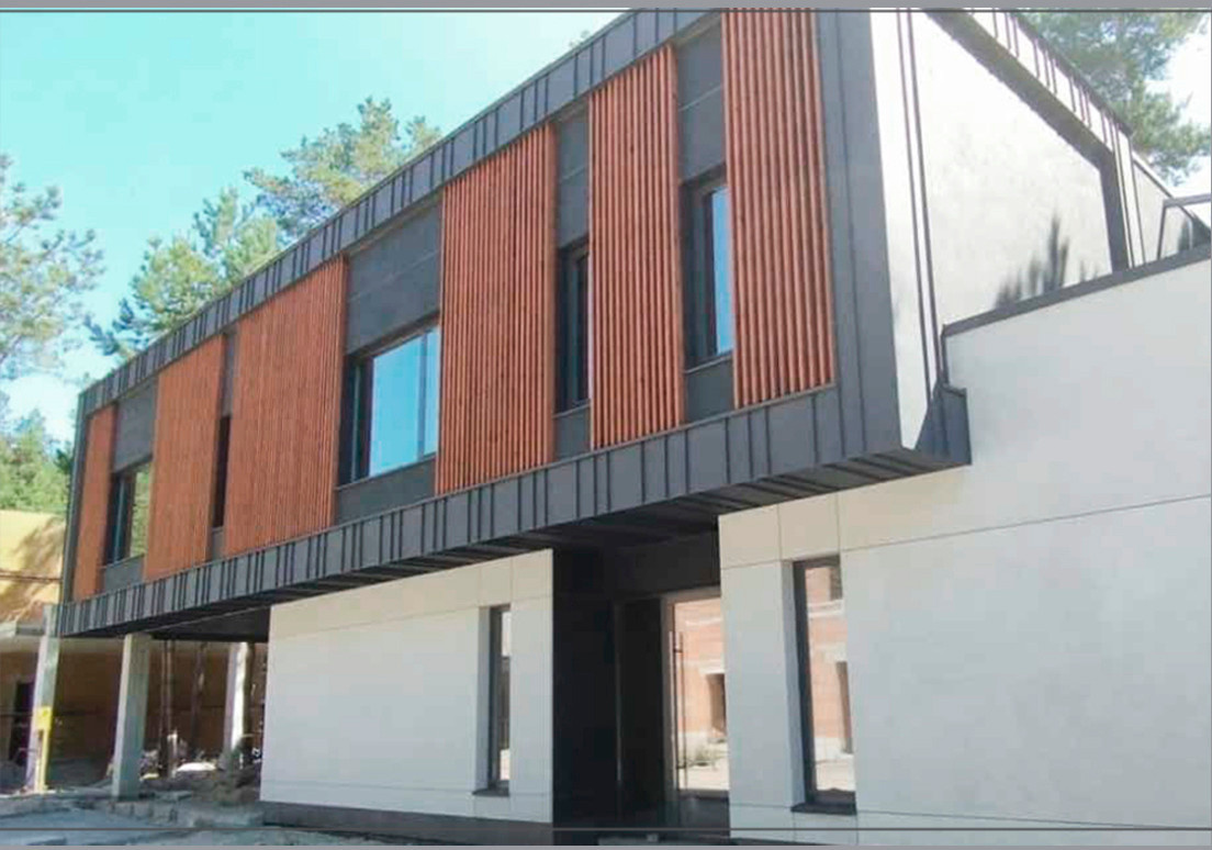 Projet d'aménagement intérieur pour une maison à deux étages.