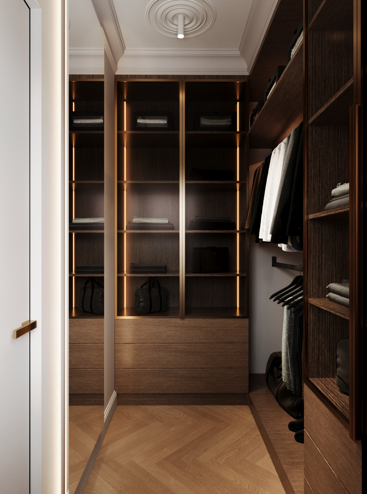 Двух этажный дом в центре города. 1Этаж