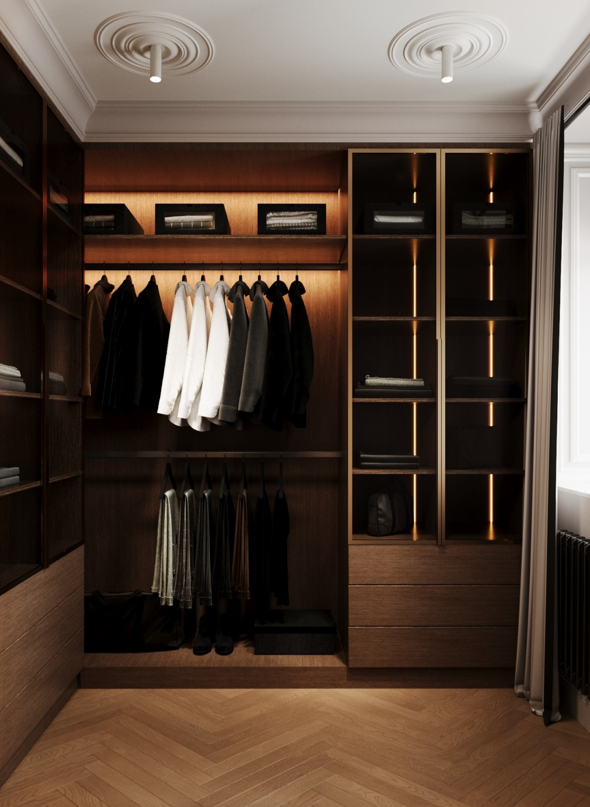 Двух этажный дом в центре города. 1Этаж