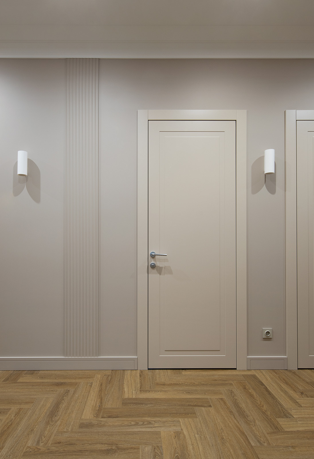 Реализация дома в пригороде (коридор)