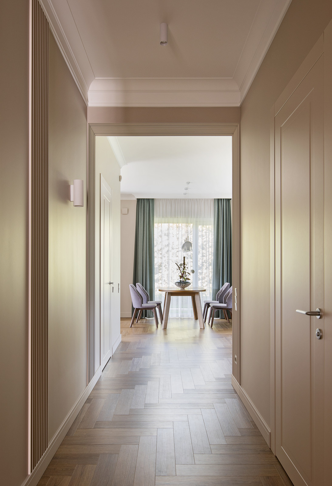 Реализация дома в пригороде (коридор)