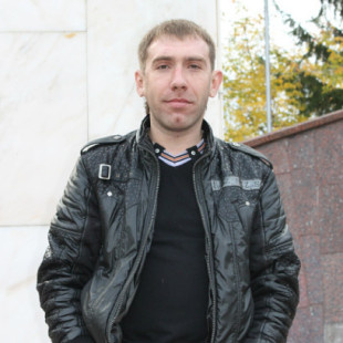 Денис Новоселов