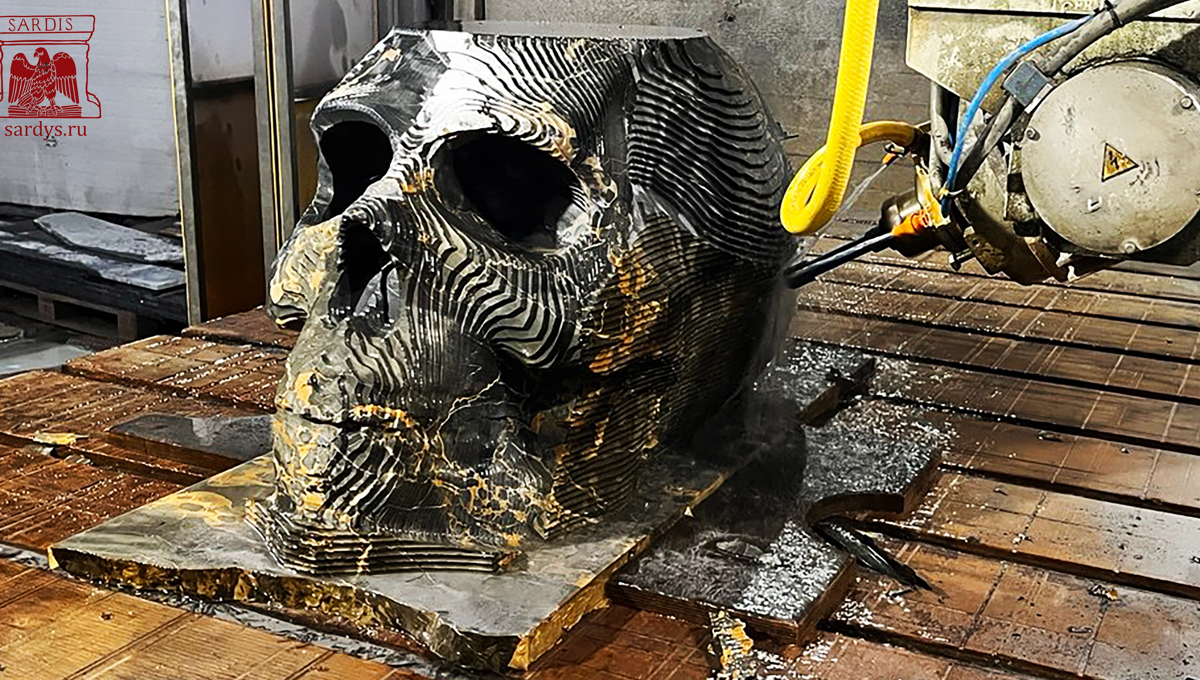 Фоновое изображение профиля ГК Сардис.  Производство изделий из натурального камня