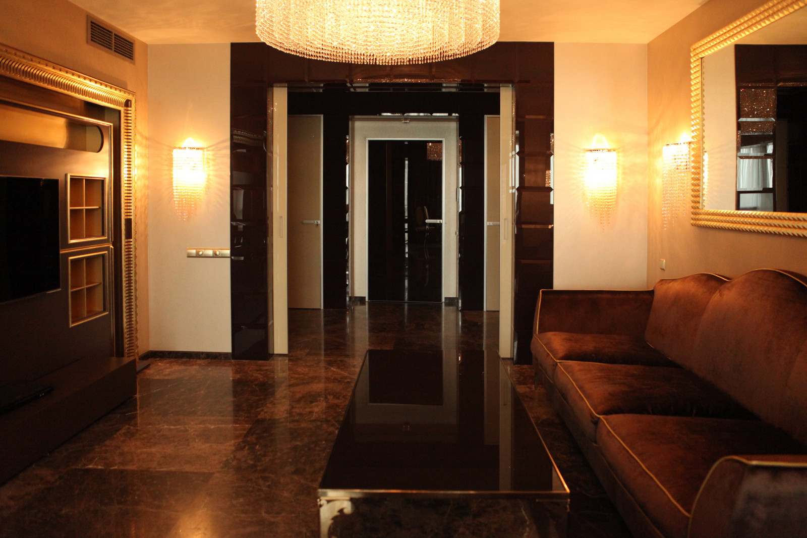 Glam Residence in chocolate palette