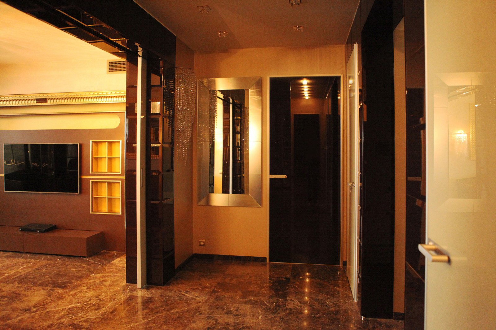 Glam Residence in chocolate palette