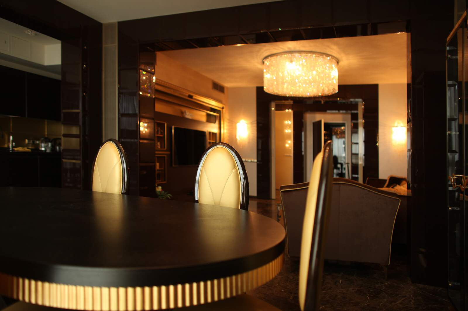 Glam Residence in chocolate palette