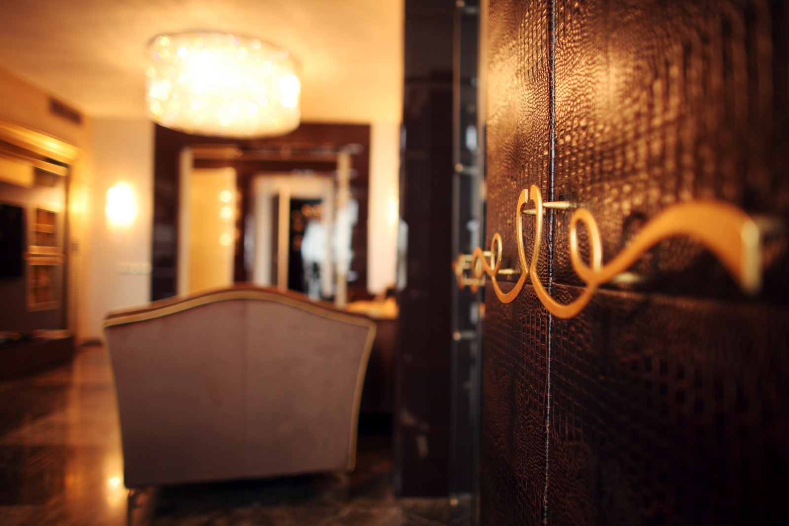 Glam Residence in chocolate palette