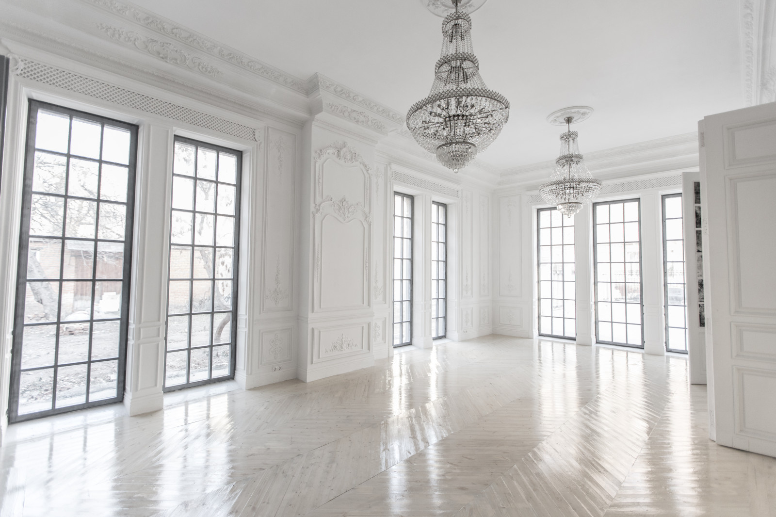 В ритме роскоши  ROYAL STUDIO