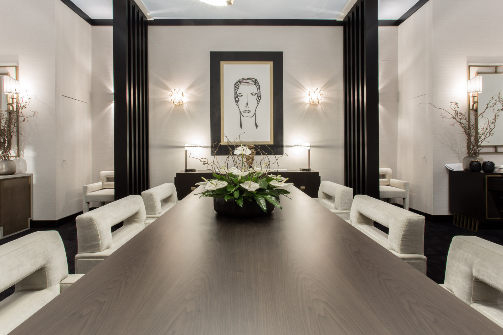 INEDITO. Model GRAMERCY TABLE