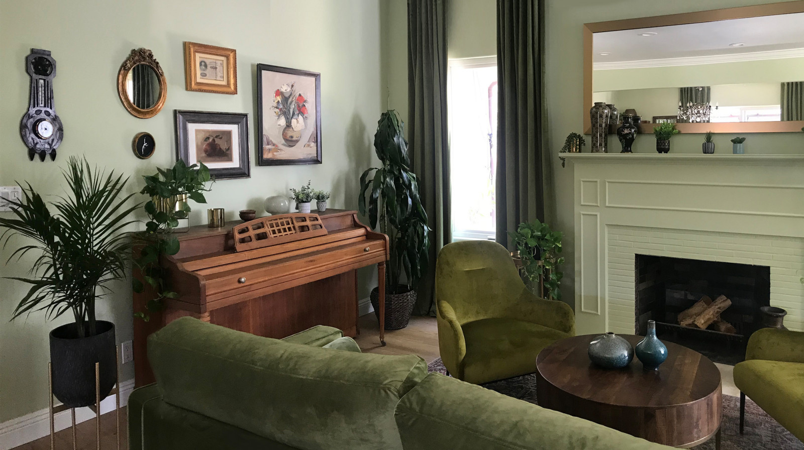 Classic Glam Residence in La Crescenta