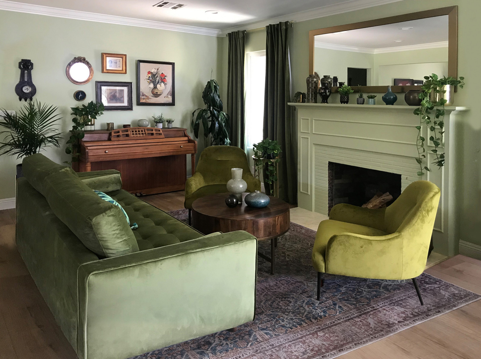 Classic Glam Residence in La Crescenta