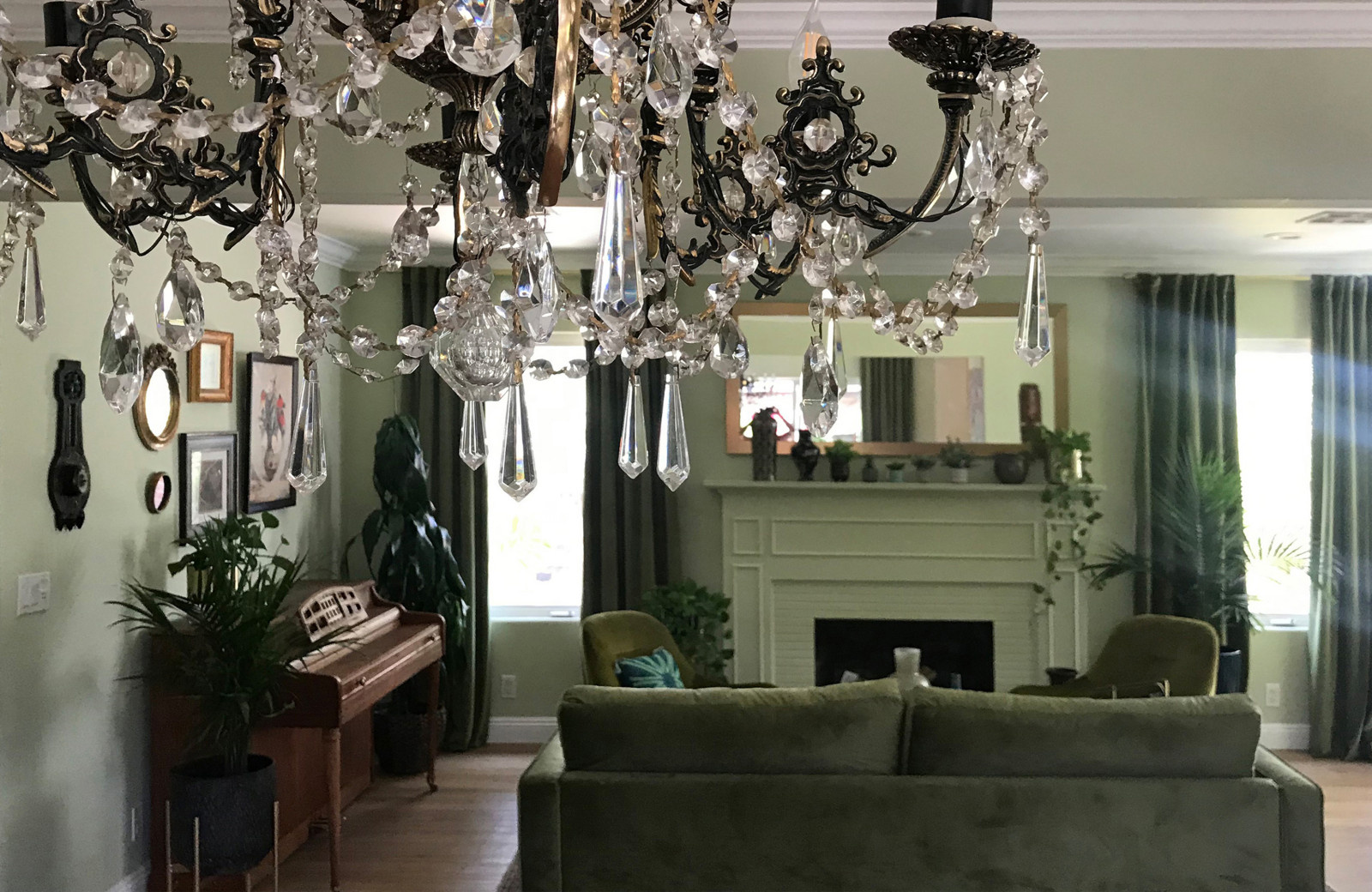 Classic Glam Residence in La Crescenta