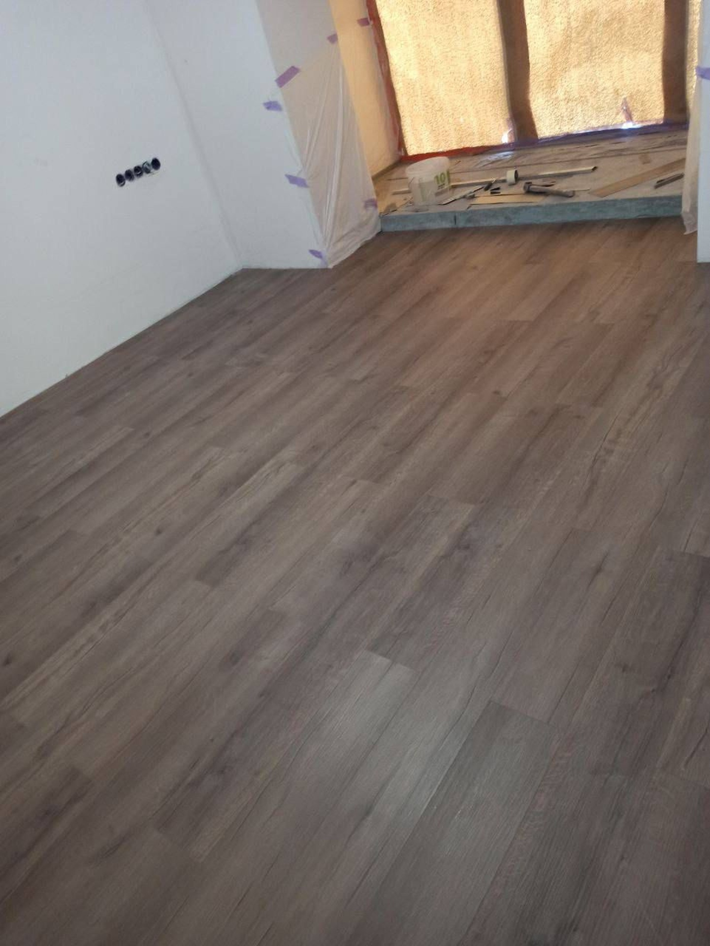 Усовершенствованный кварцевый SPC ламинат Дуб Изысканный JC8271-7, Family, г. Самара
