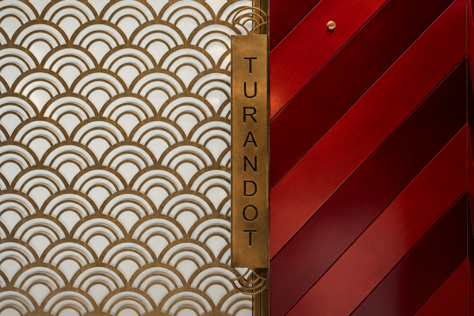 Turandot Residence | Латунные интерьерные решения