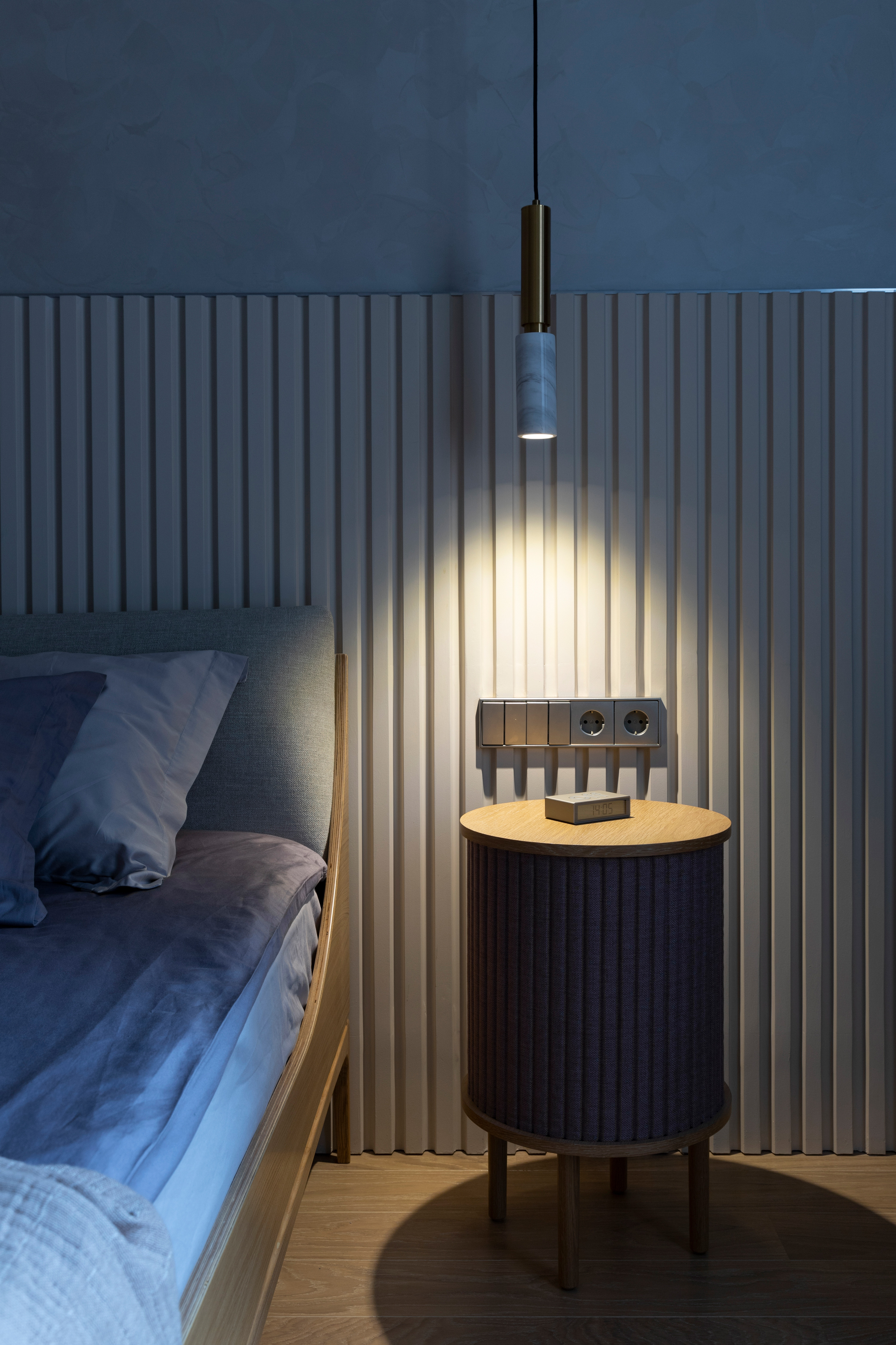 Современный интерьер в стиле Warm Minimalism с элементами Japandi и Mid-century modern