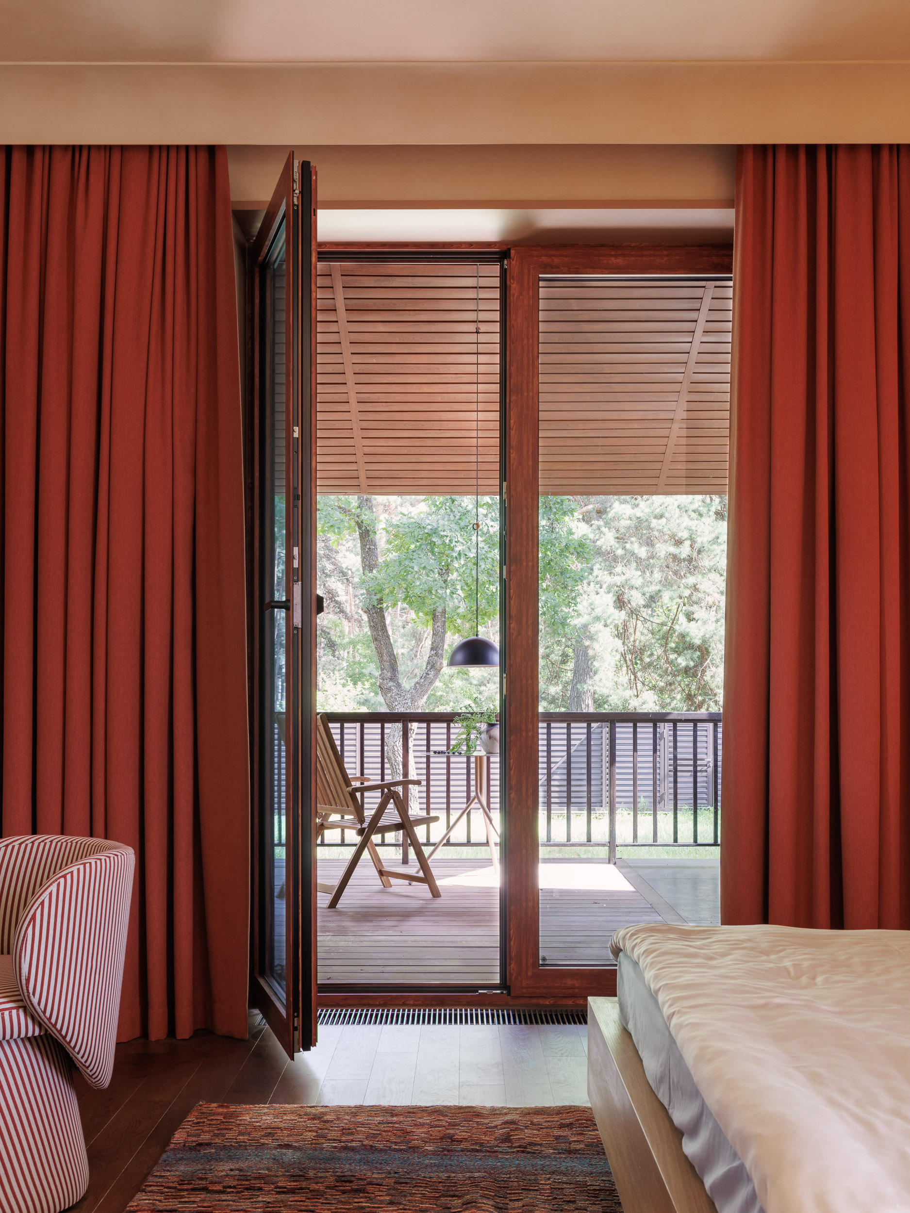 Дов в дубах
