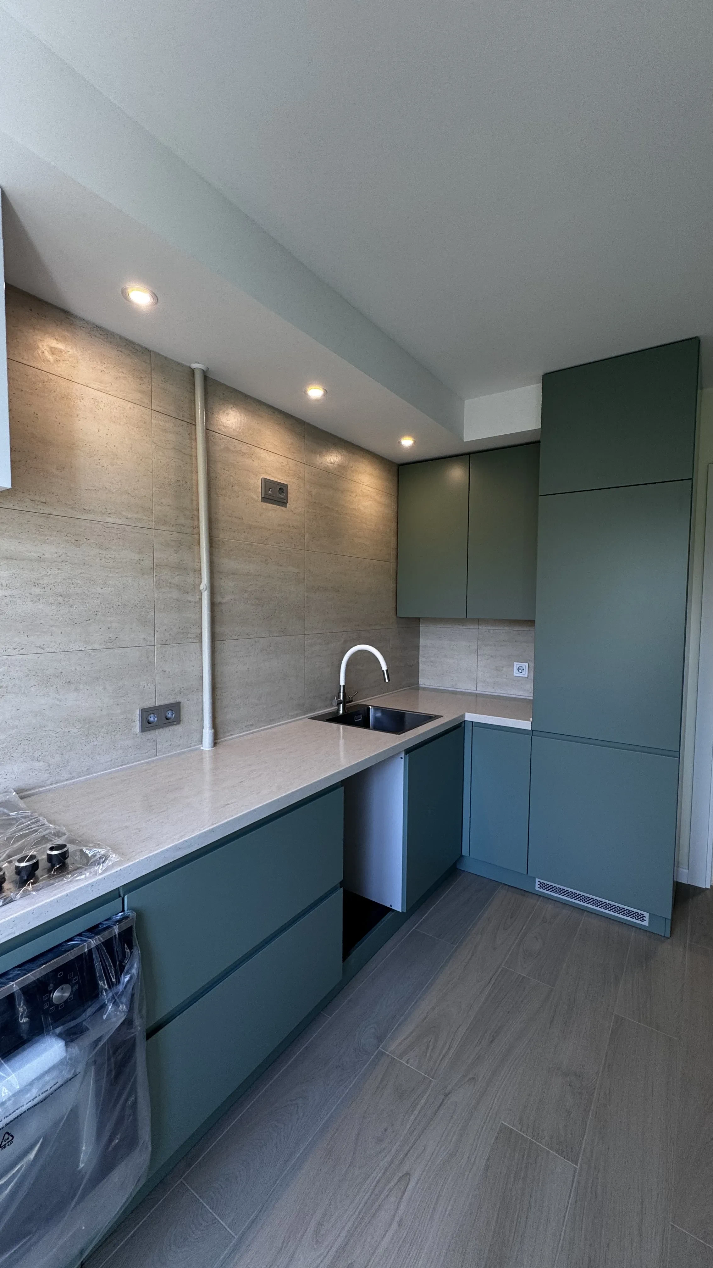Капитальный ремонт квартиры 65 м² в стиле современной классики