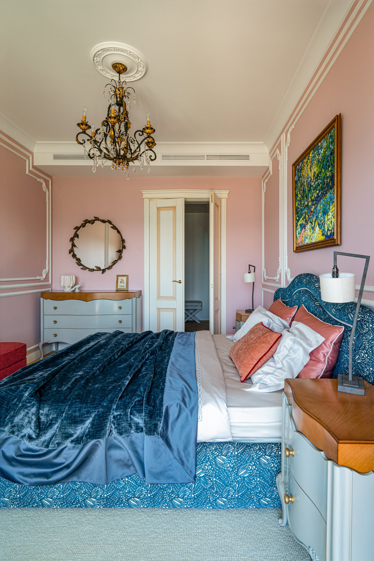 ФРАНЦУЗСКАЯ КЛАССИКА В АПАРТАМЕНТАХ У МОРЯ