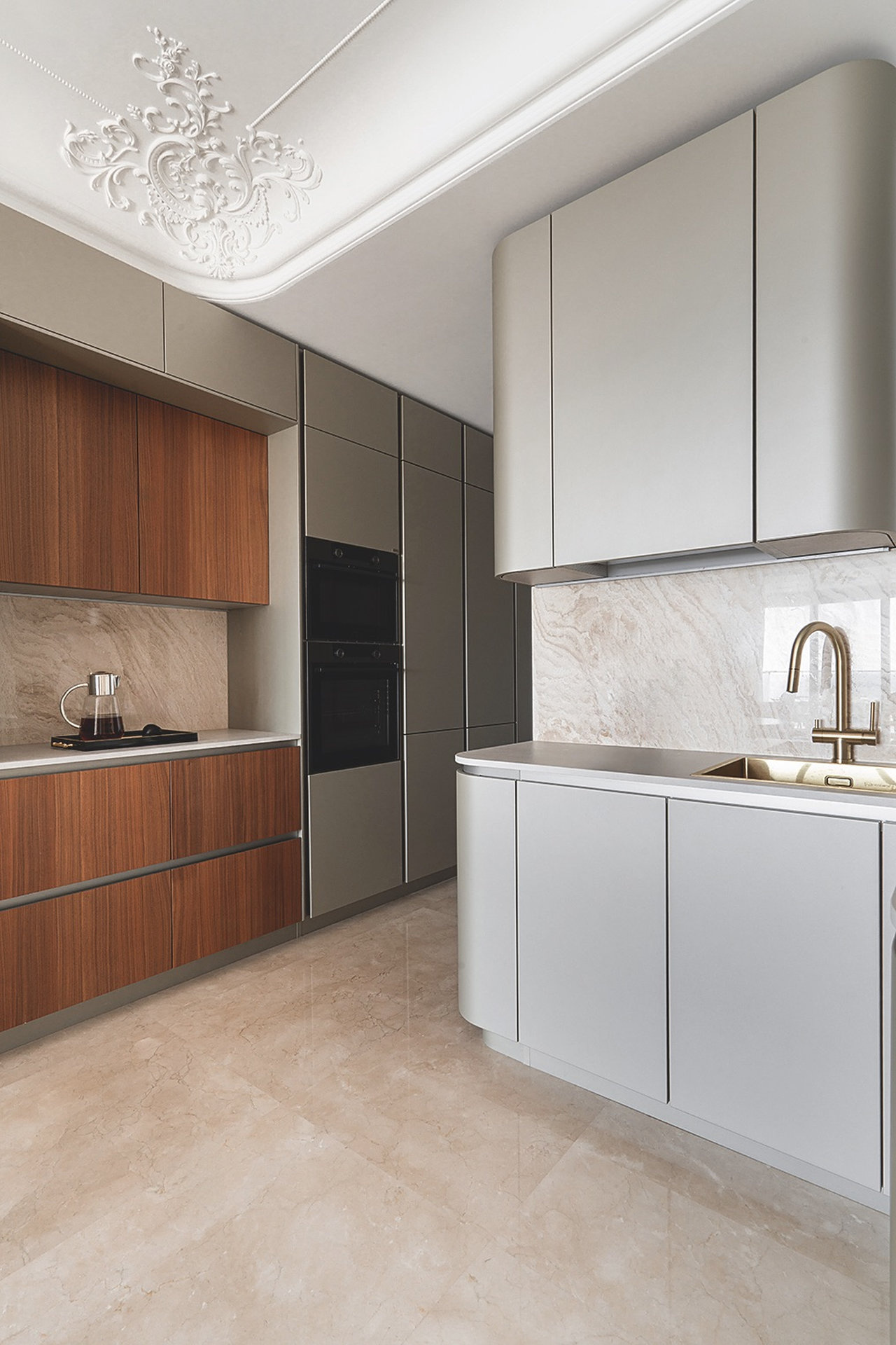 ФРАНЦУЗСКАЯ КЛАССИКА В АПАРТАМЕНТАХ У МОРЯ