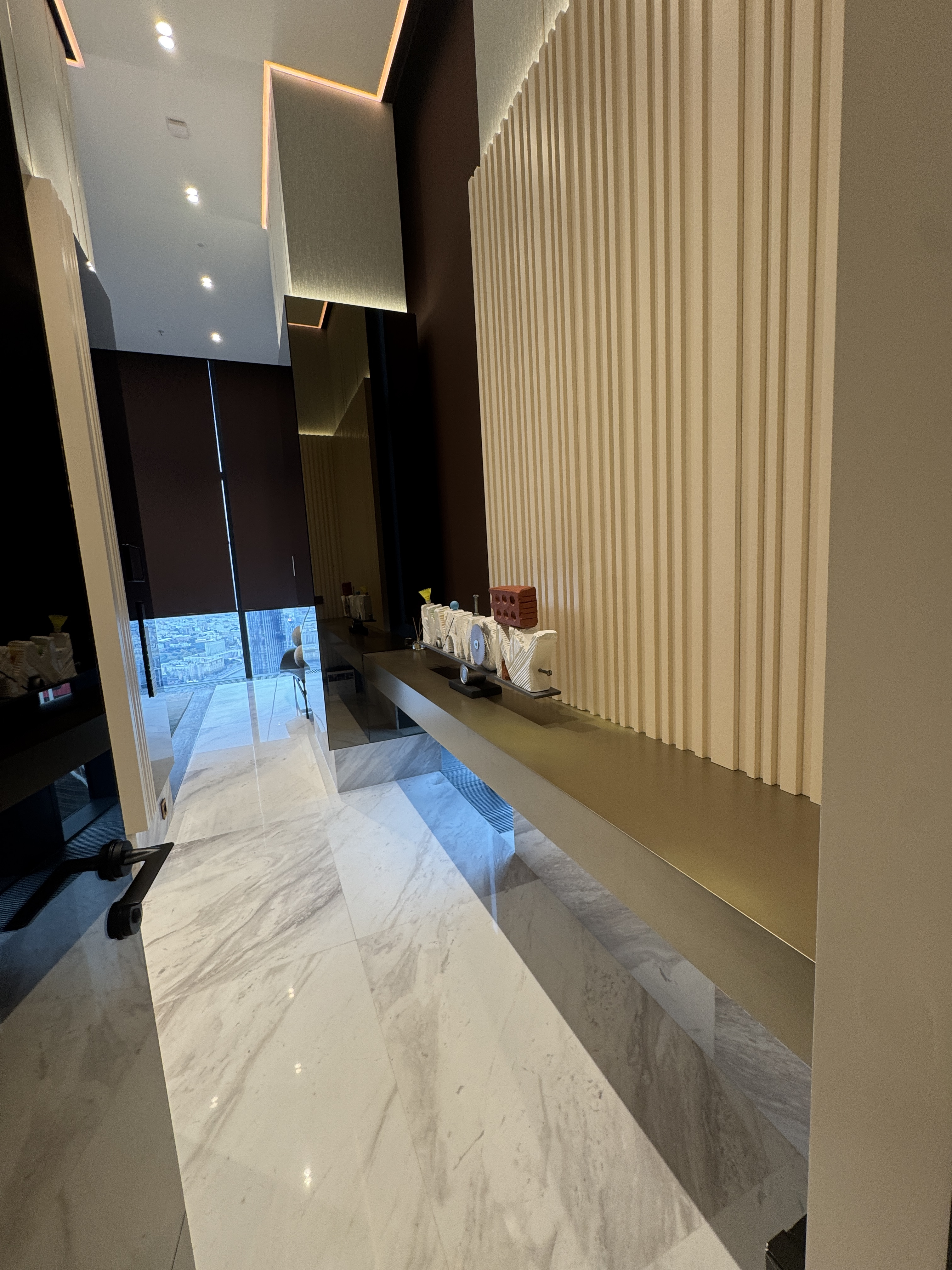 Геометрия и материалы: технический разбор интерьера в «Москва-Сити».