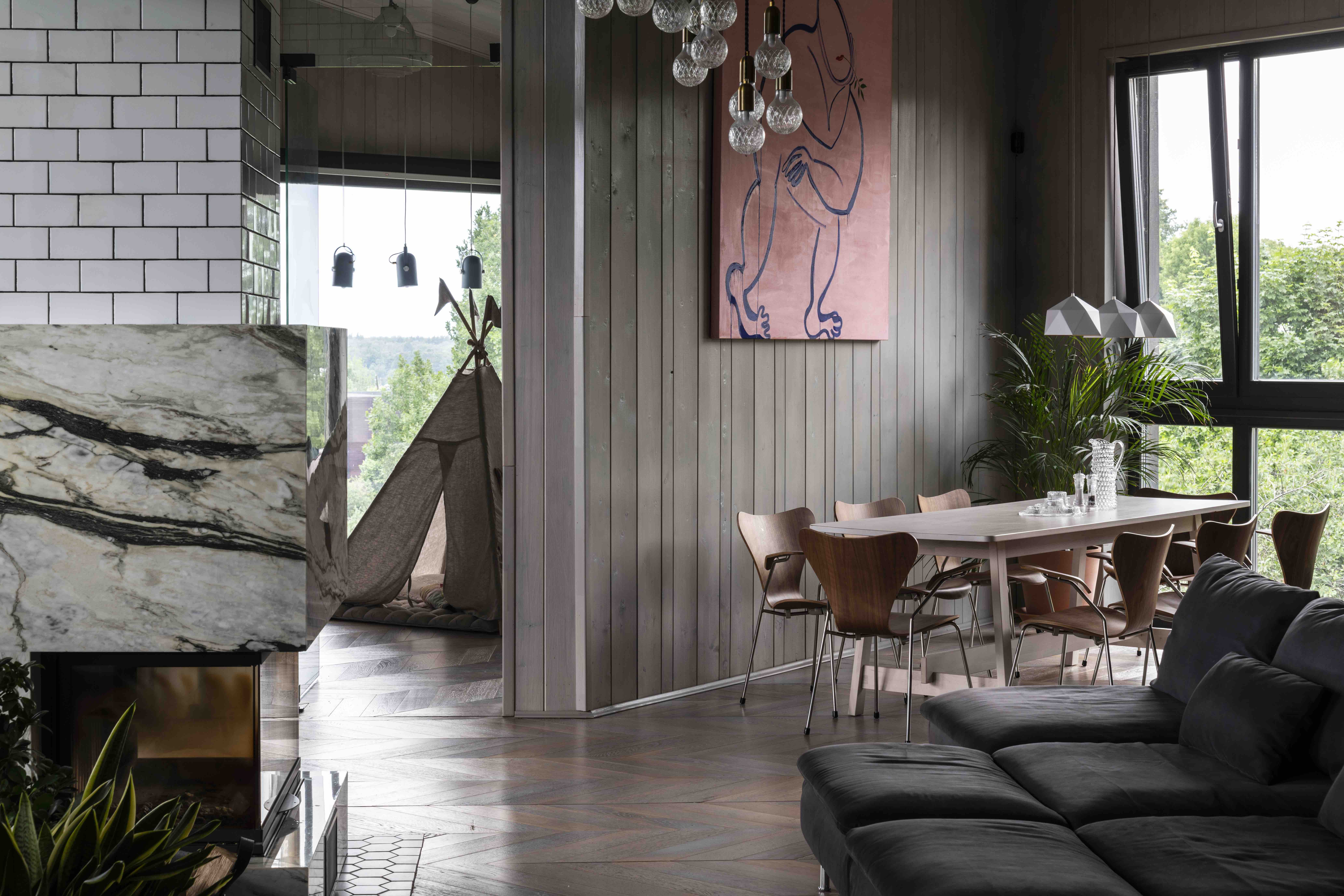 Загородный дом на склоне в Ромашково