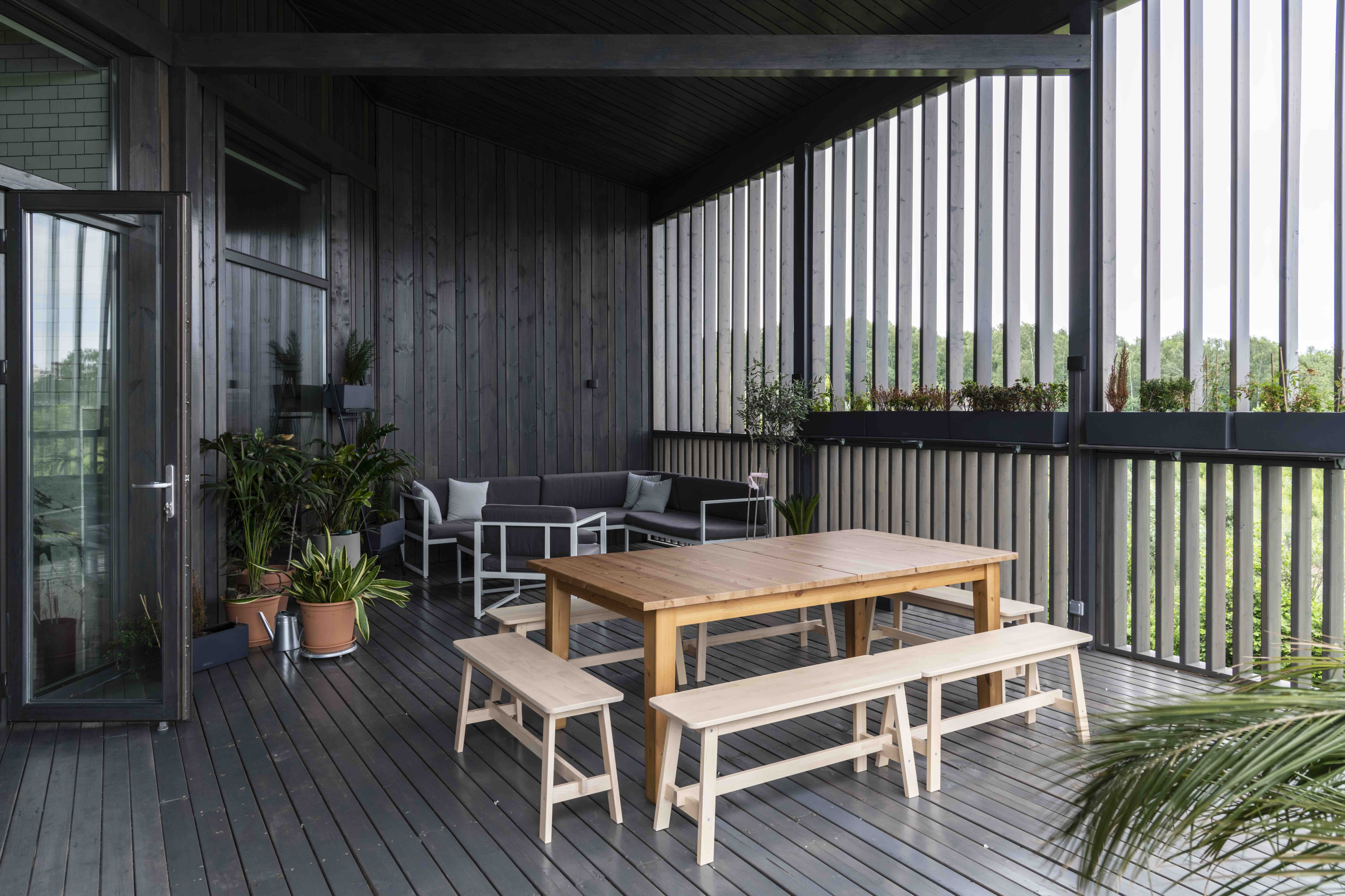 Загородный дом на склоне в Ромашково