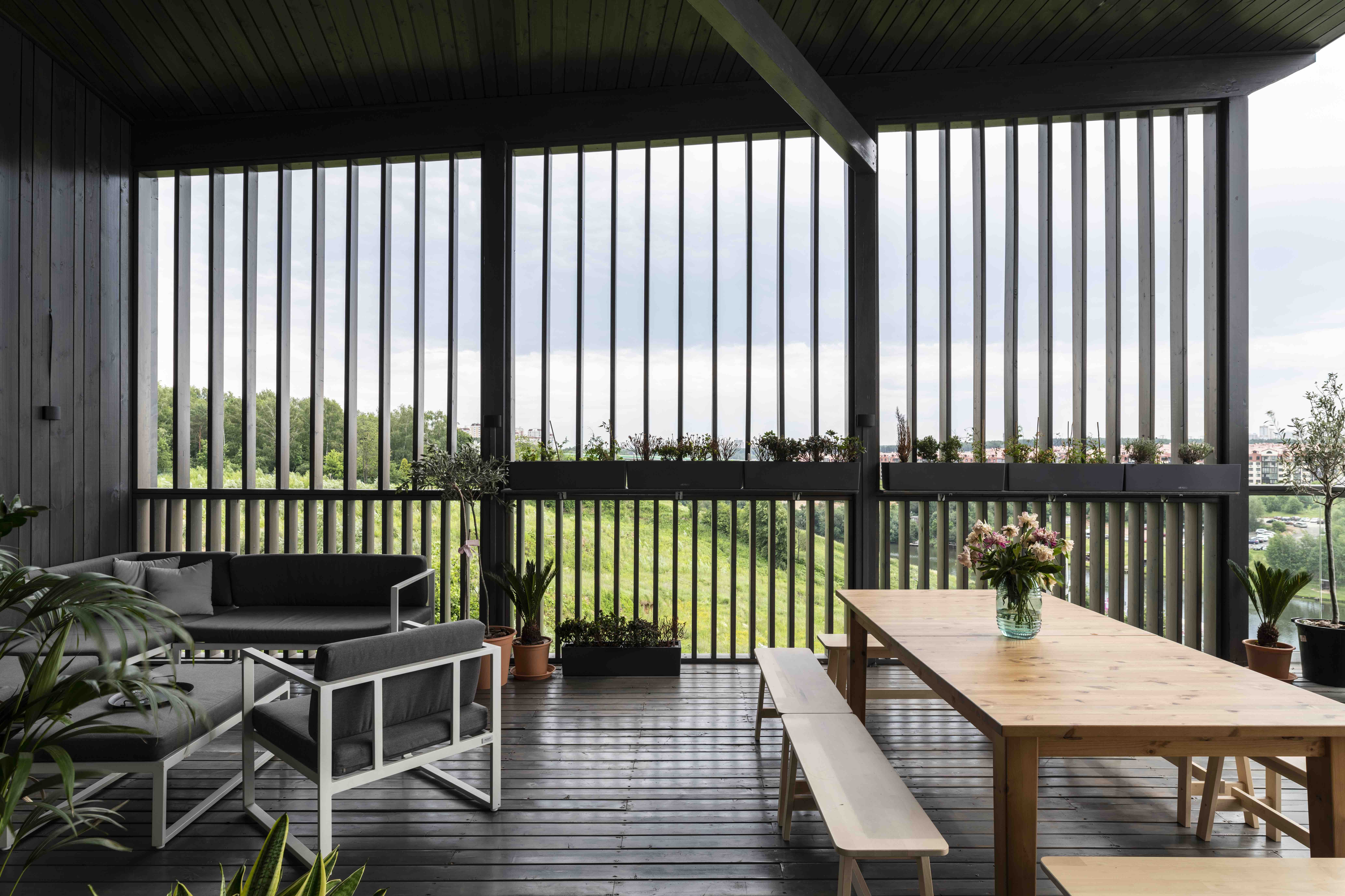 Загородный дом на склоне в Ромашково