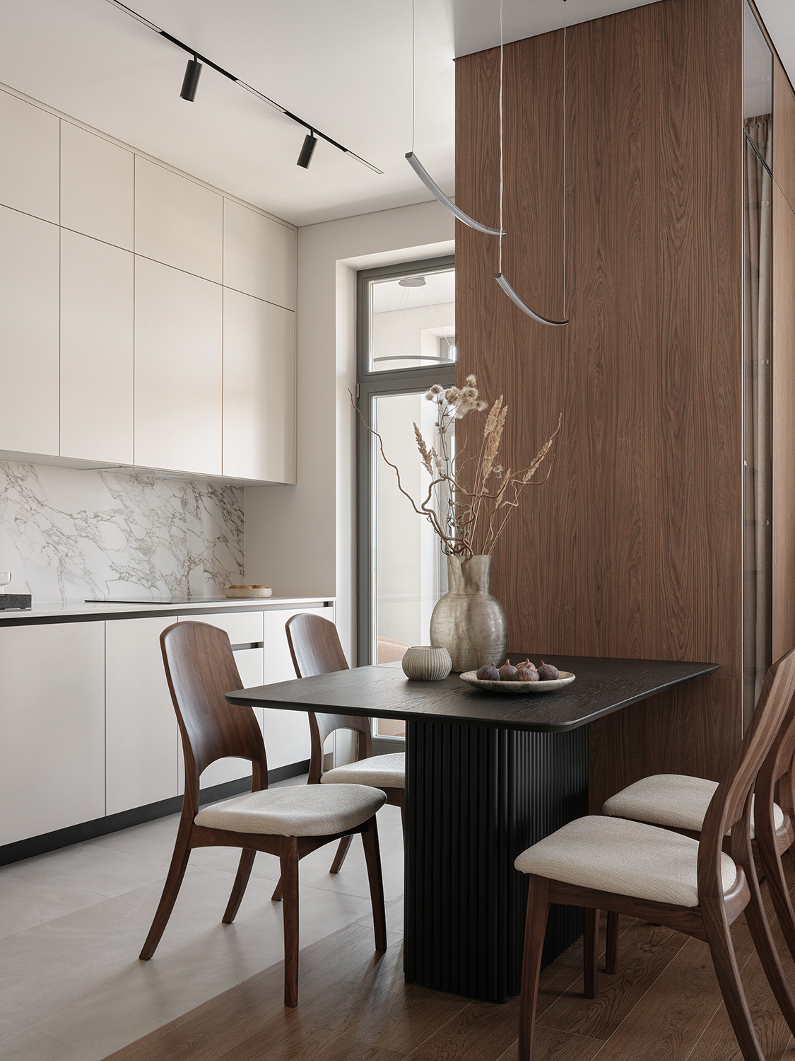 Квартира с продуманной подсветкой для молодой пары