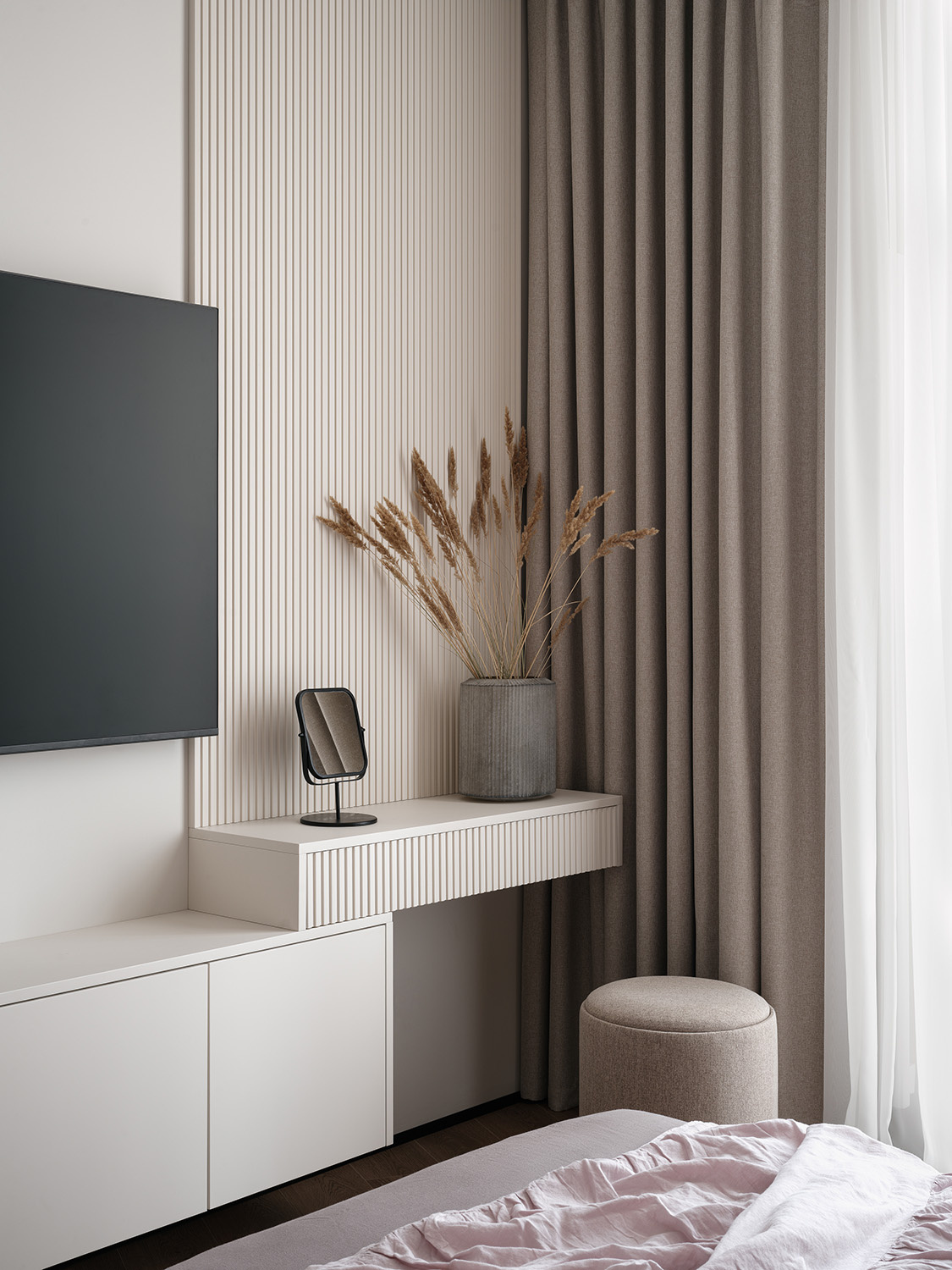 Квартира с продуманной подсветкой для молодой пары