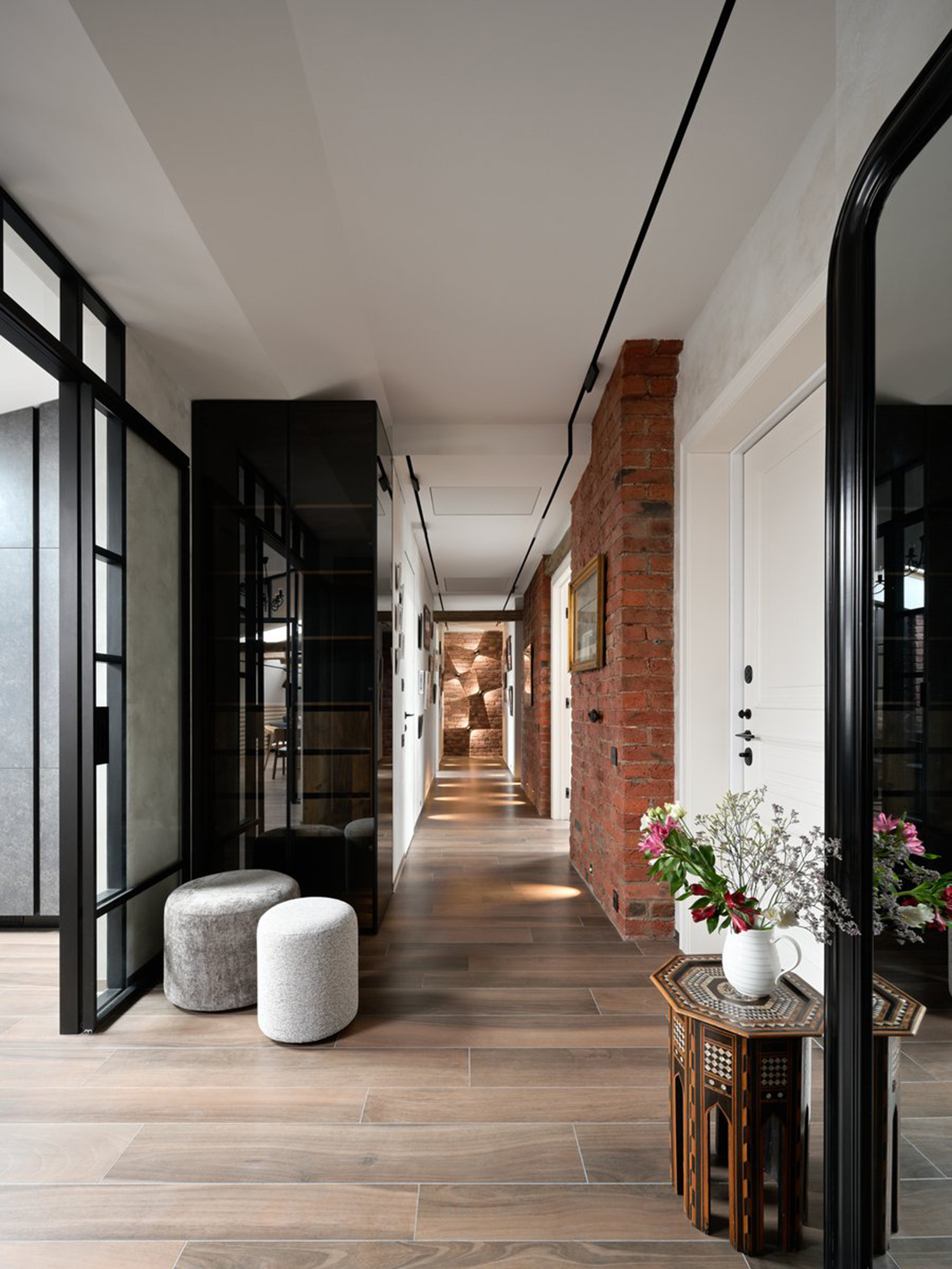 Мансарда с камином «Петербургский флёр»