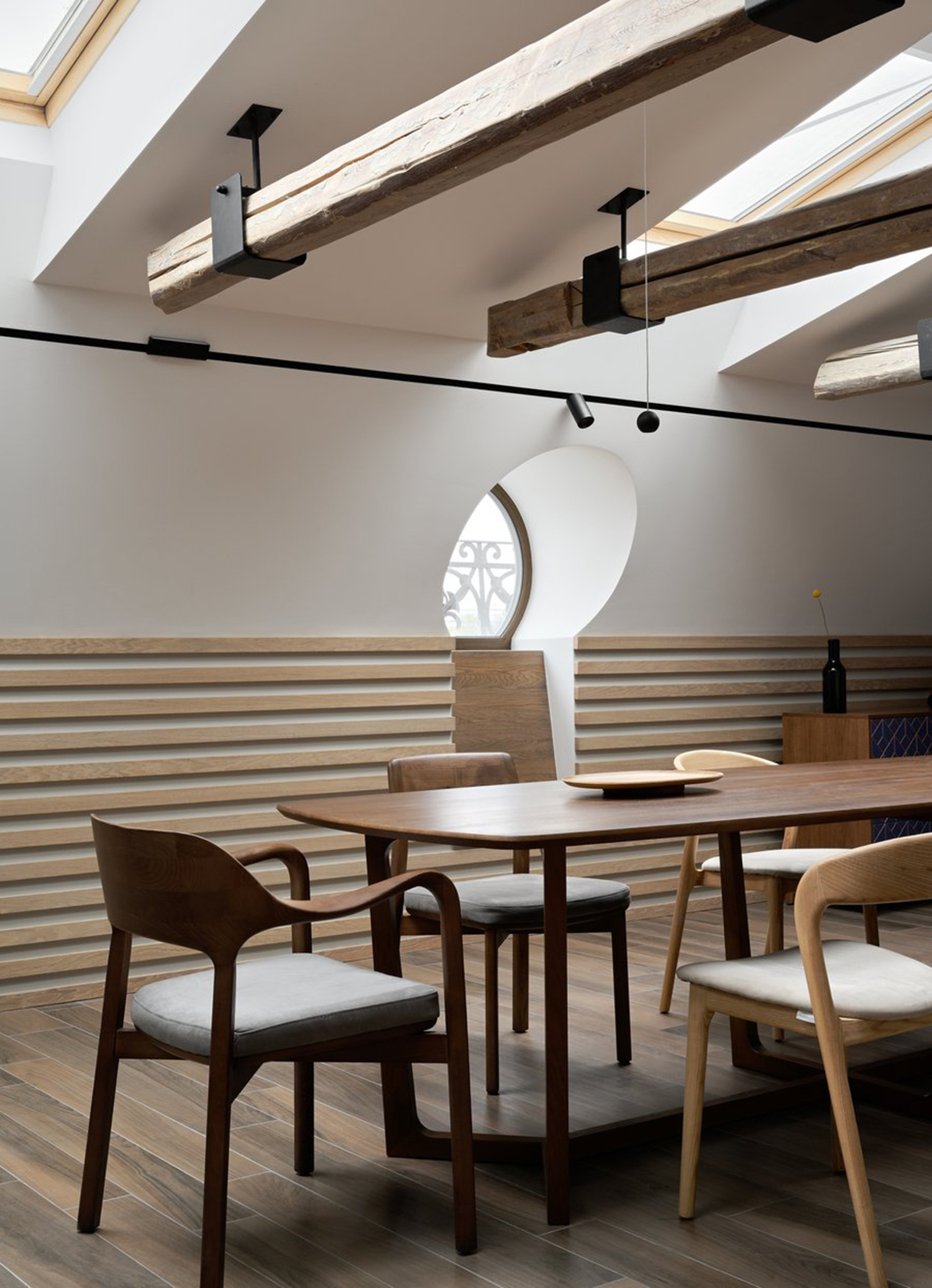 Мансарда с камином «Петербургский флёр»