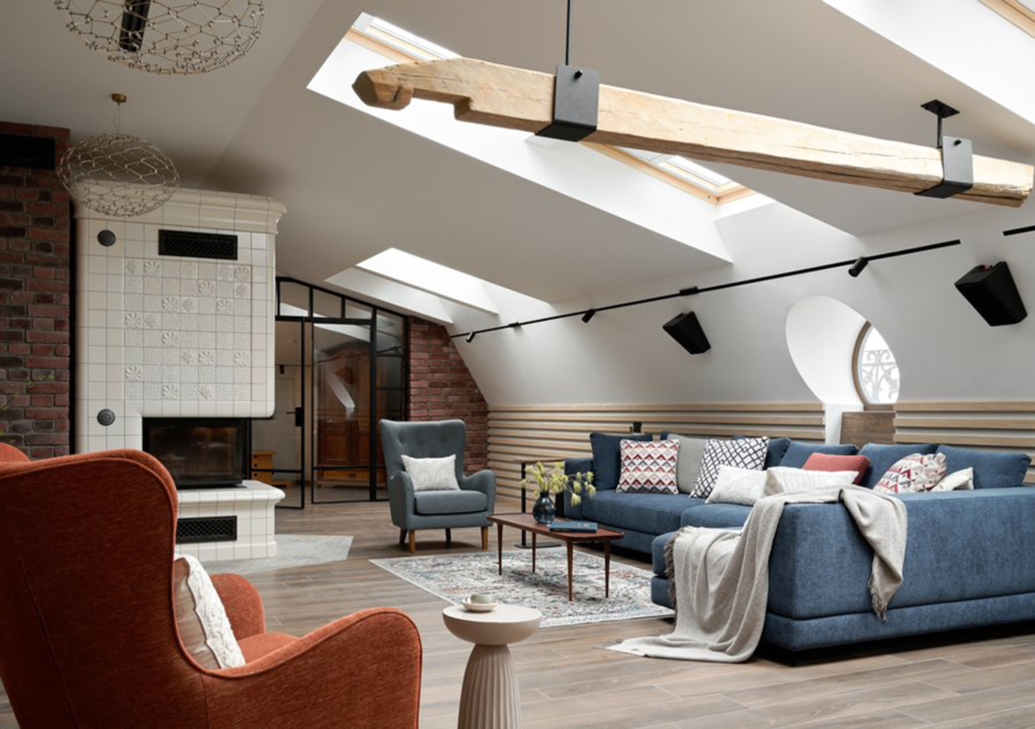 Мансарда с камином «Петербургский флёр»