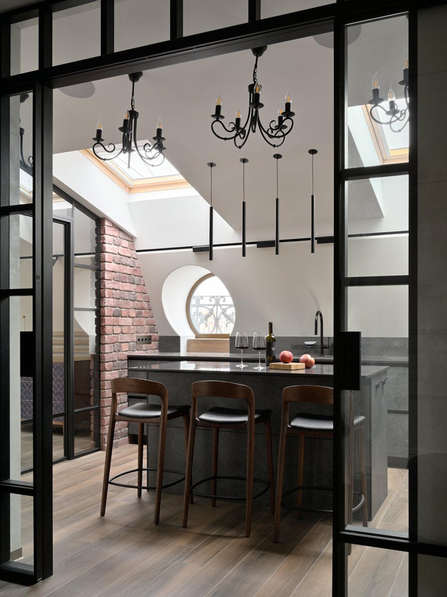 Мансарда с камином «Петербургский флёр»