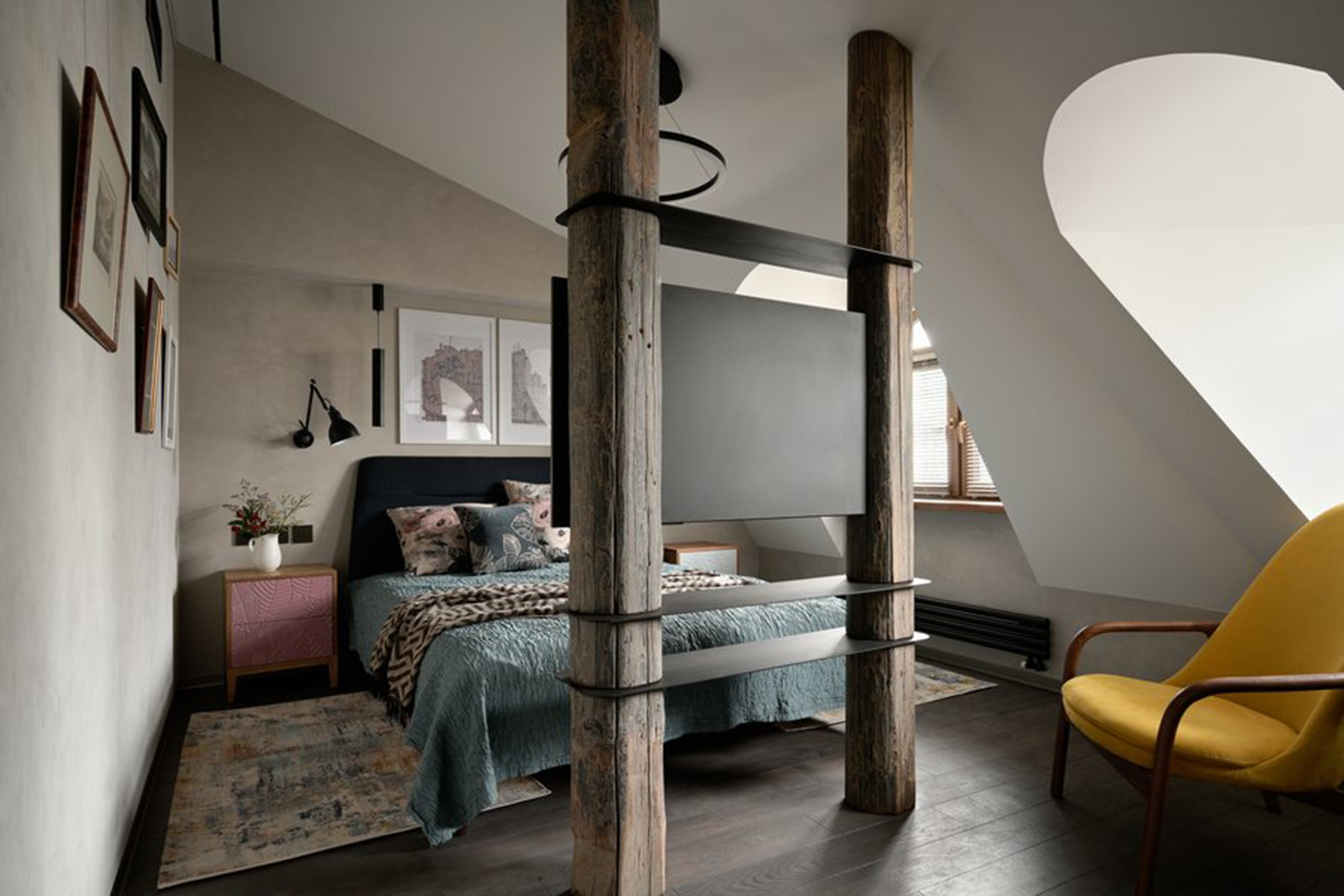 Мансарда с камином «Петербургский флёр»