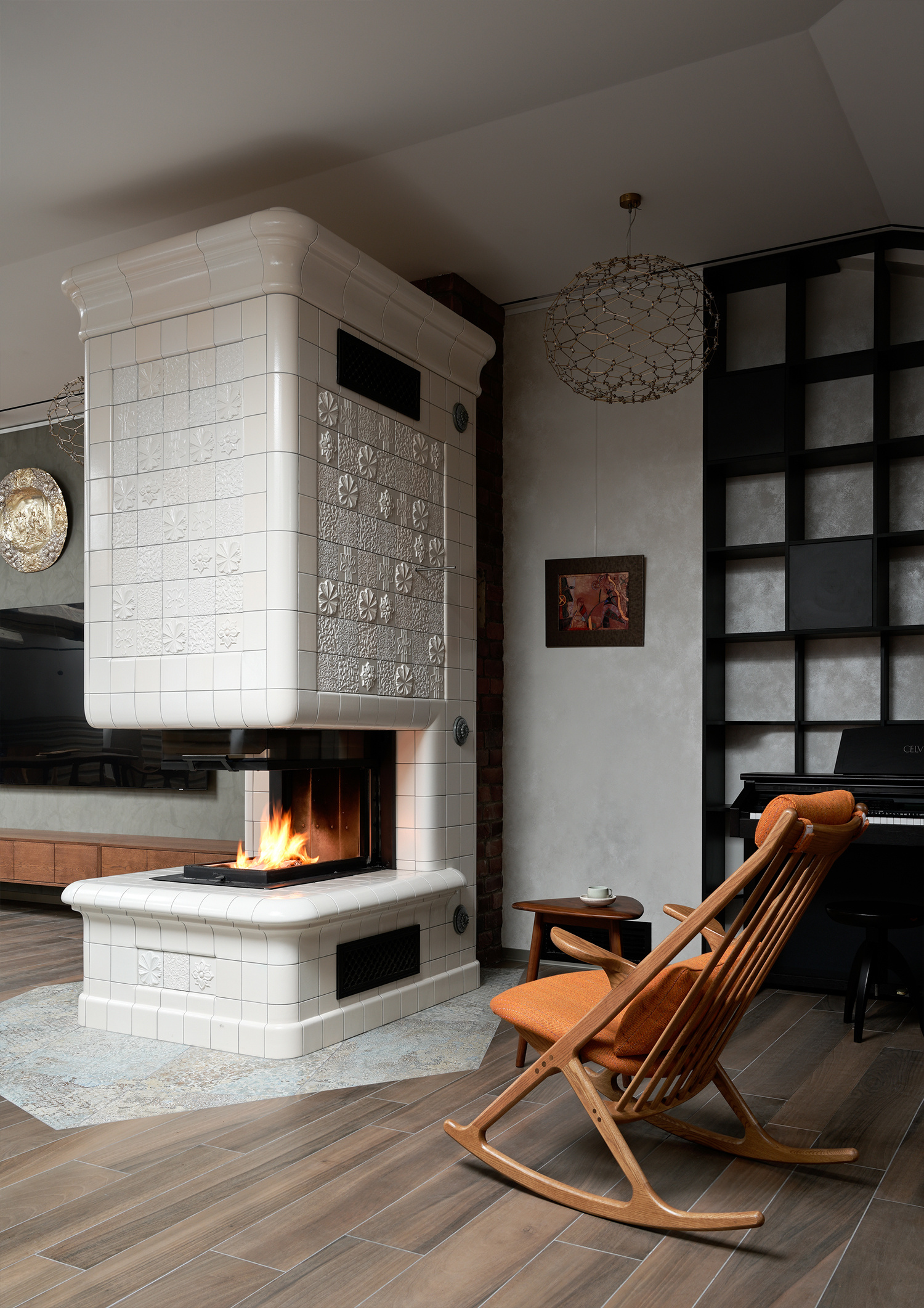 Мансарда с камином «Петербургский флёр»