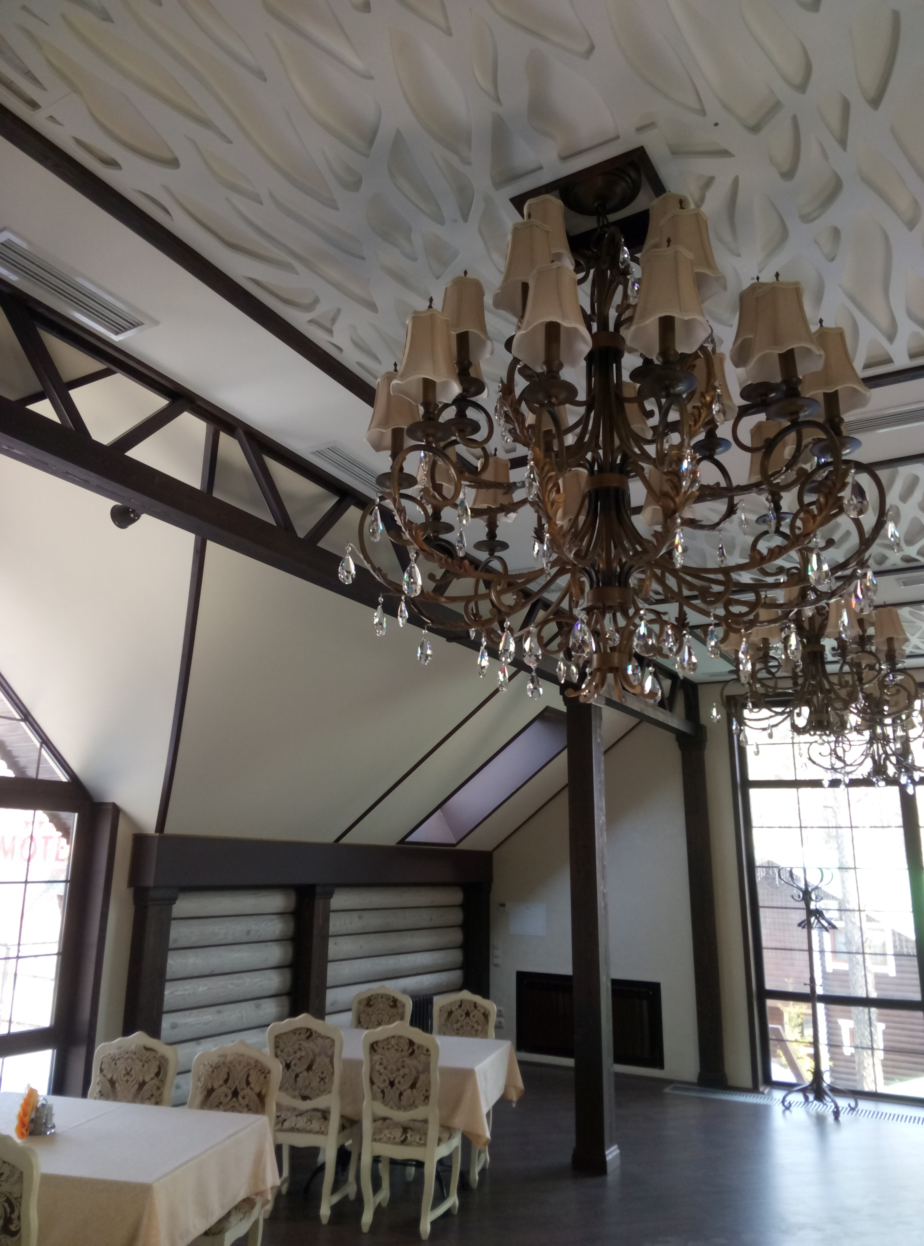 Ресторан, банкетный зал за городом.