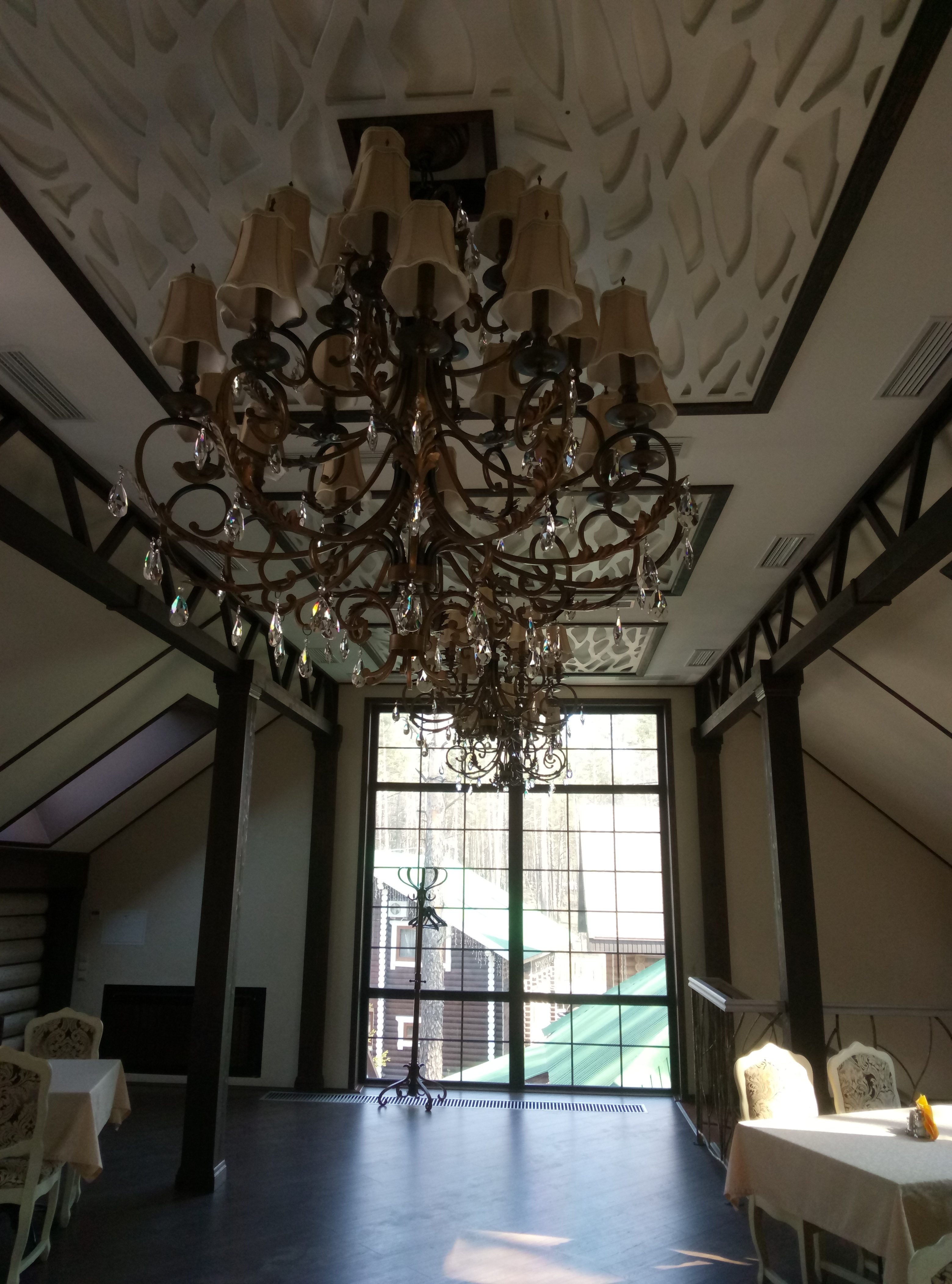 Ресторан, банкетный зал за городом.