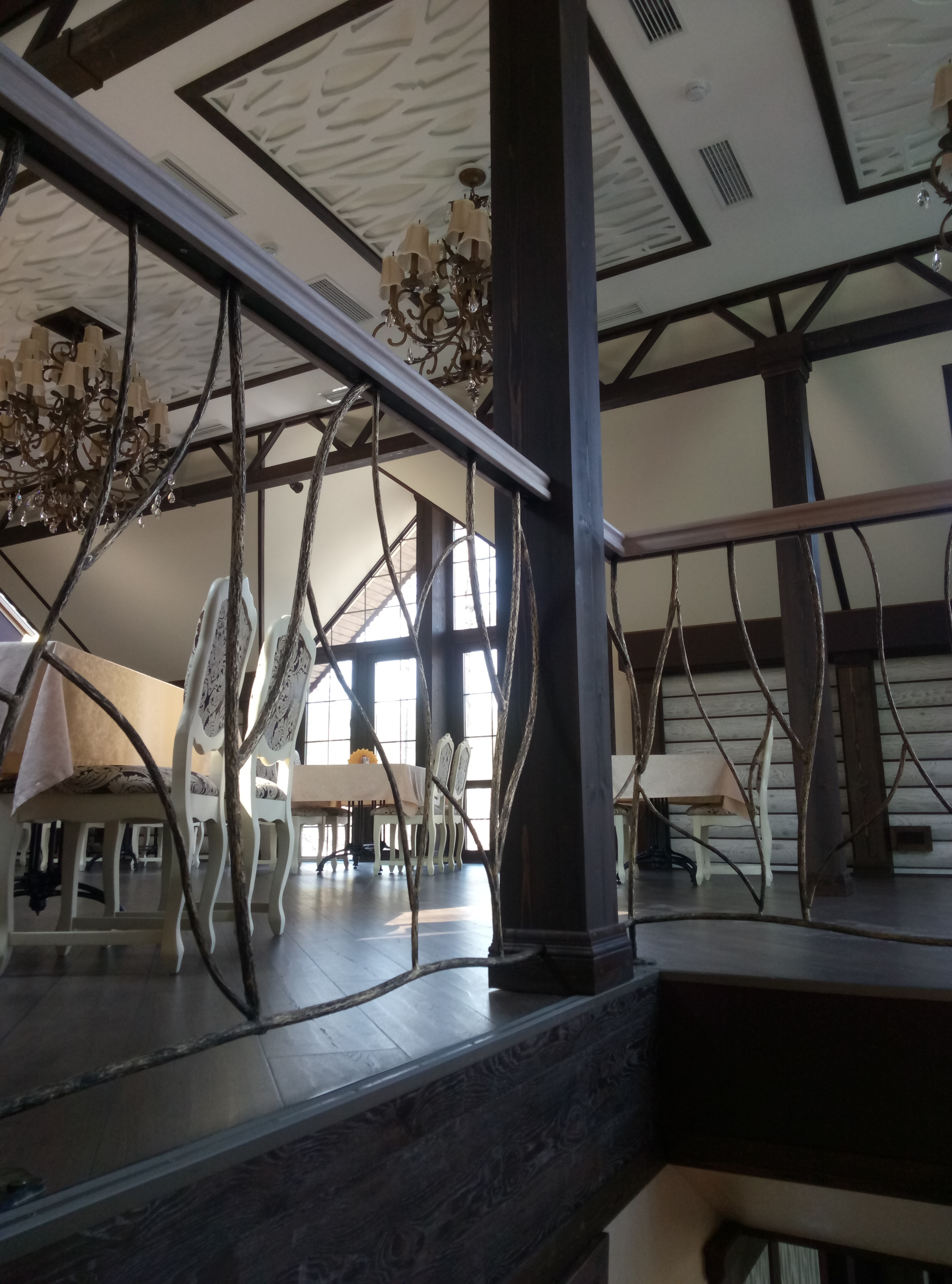 Ресторан, банкетный зал за городом.